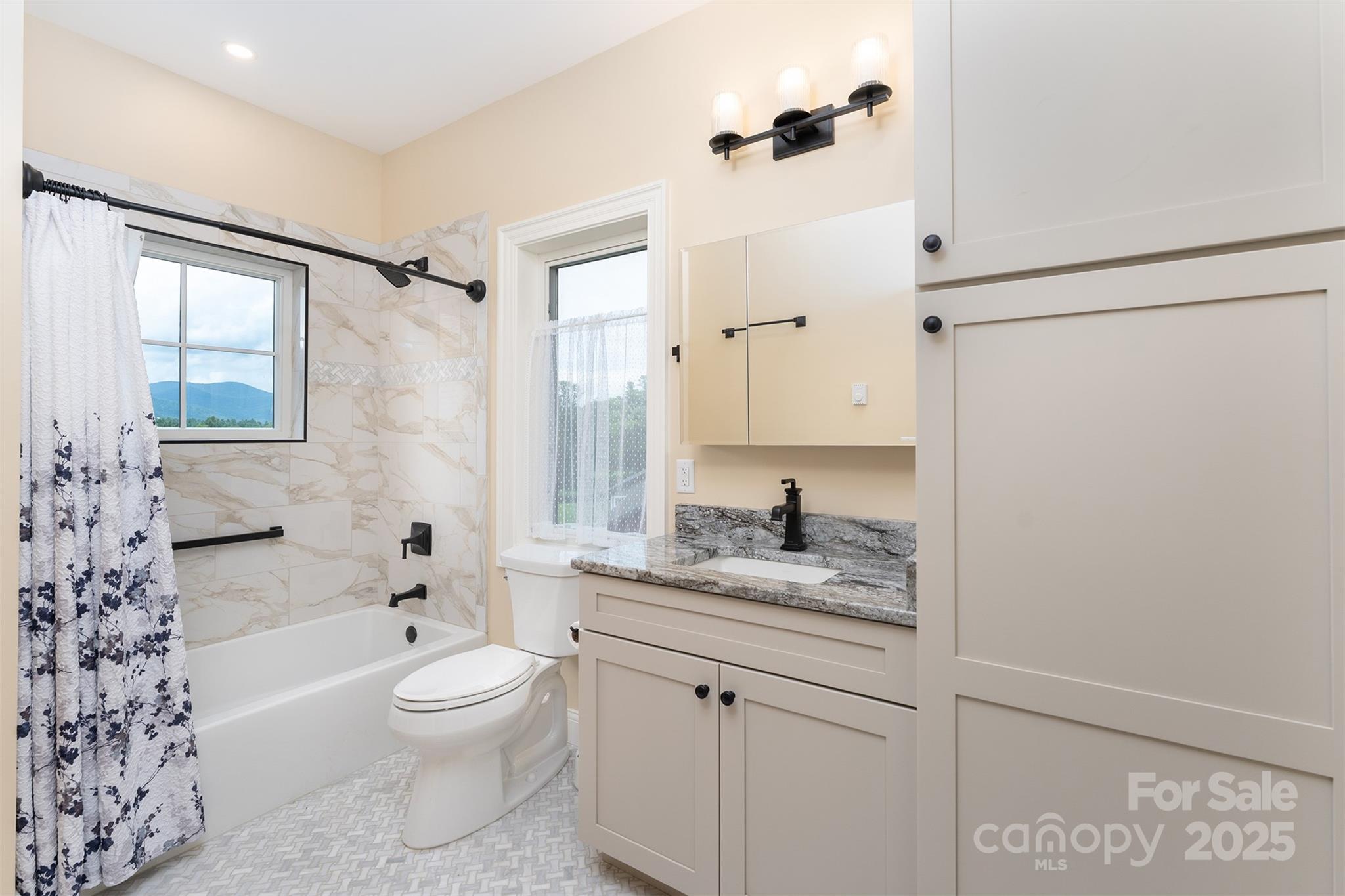 326 Golden Valley Drive — Hendersonville