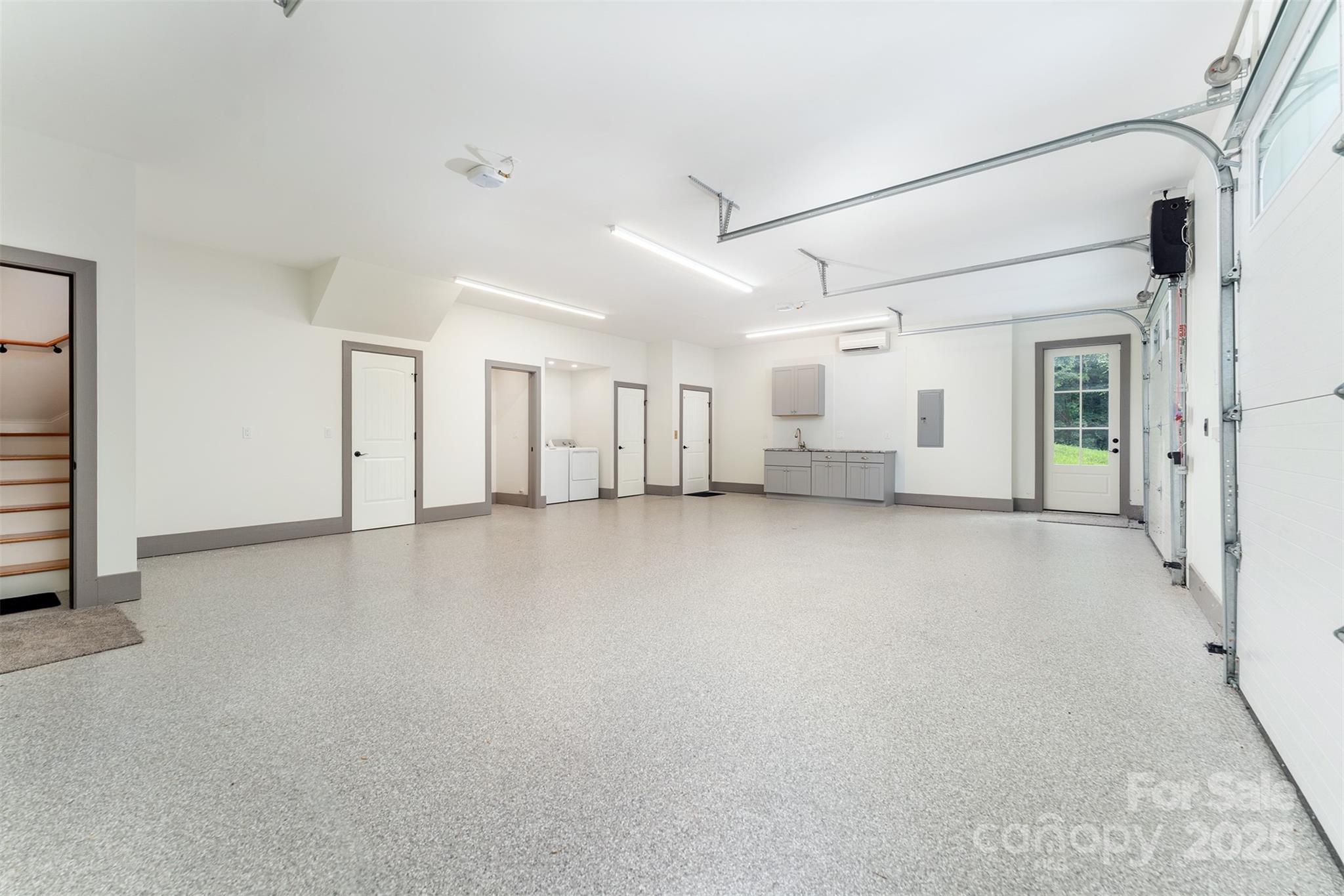 326 Golden Valley Drive — Hendersonville