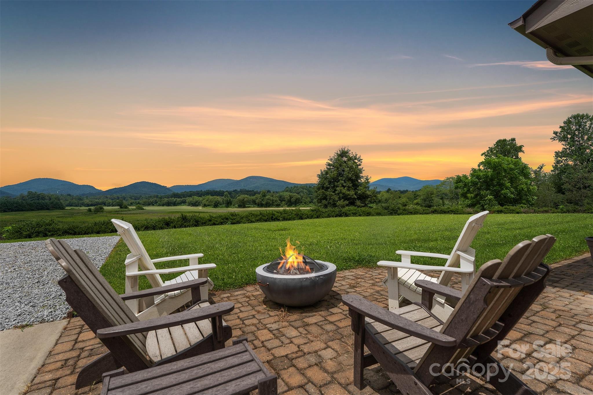 326 Golden Valley Drive — Hendersonville