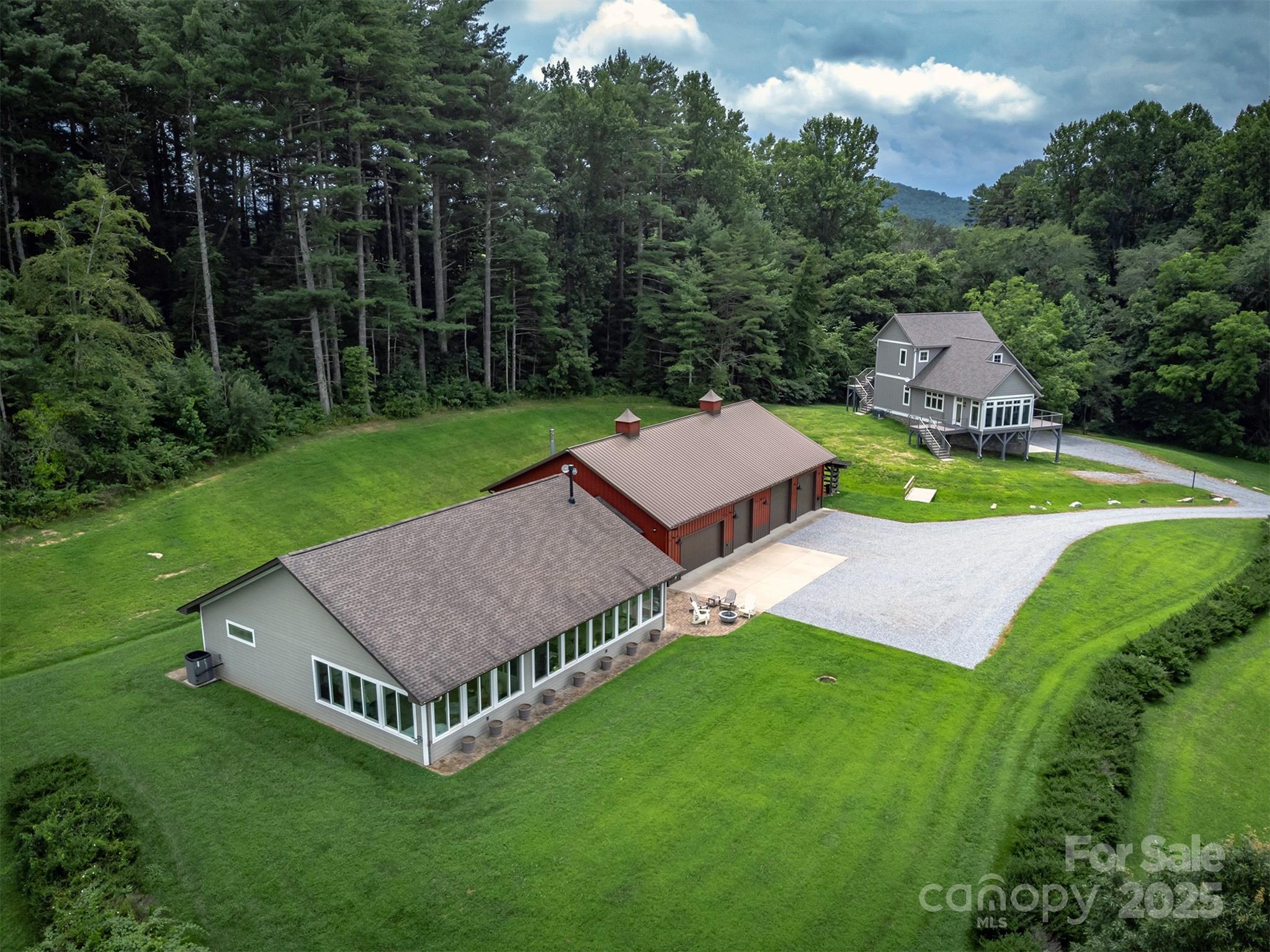 326 Golden Valley Drive — Hendersonville