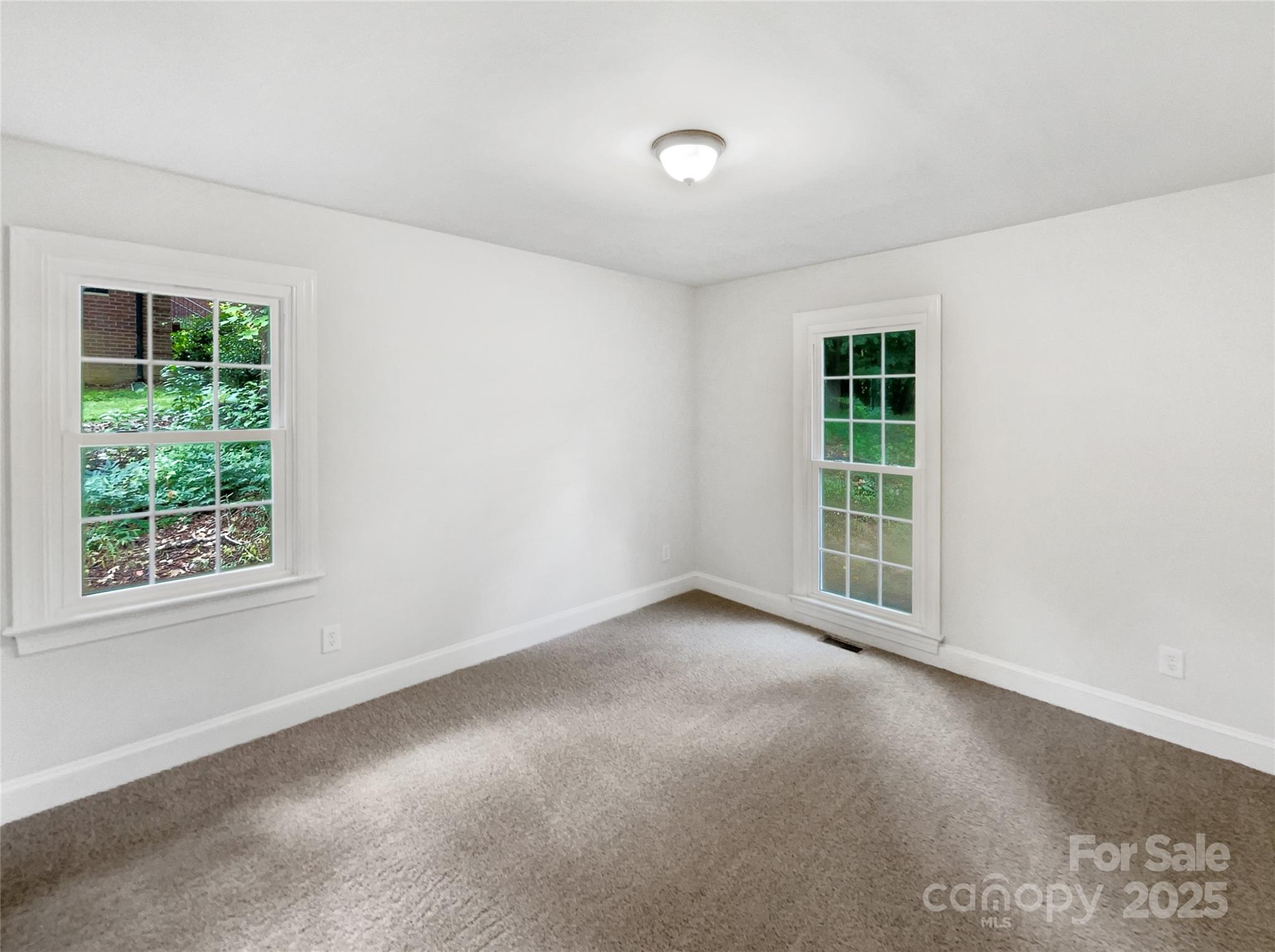 8117 Shannon Woods Lane — Matthews