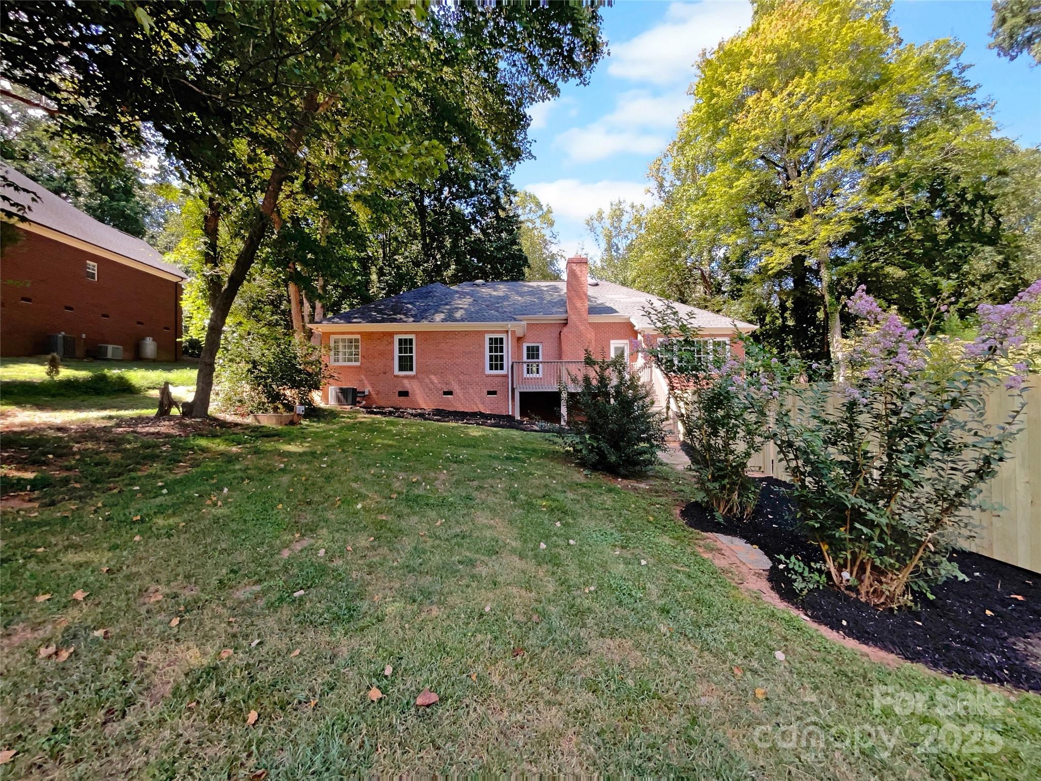 8117 Shannon Woods Lane — Matthews