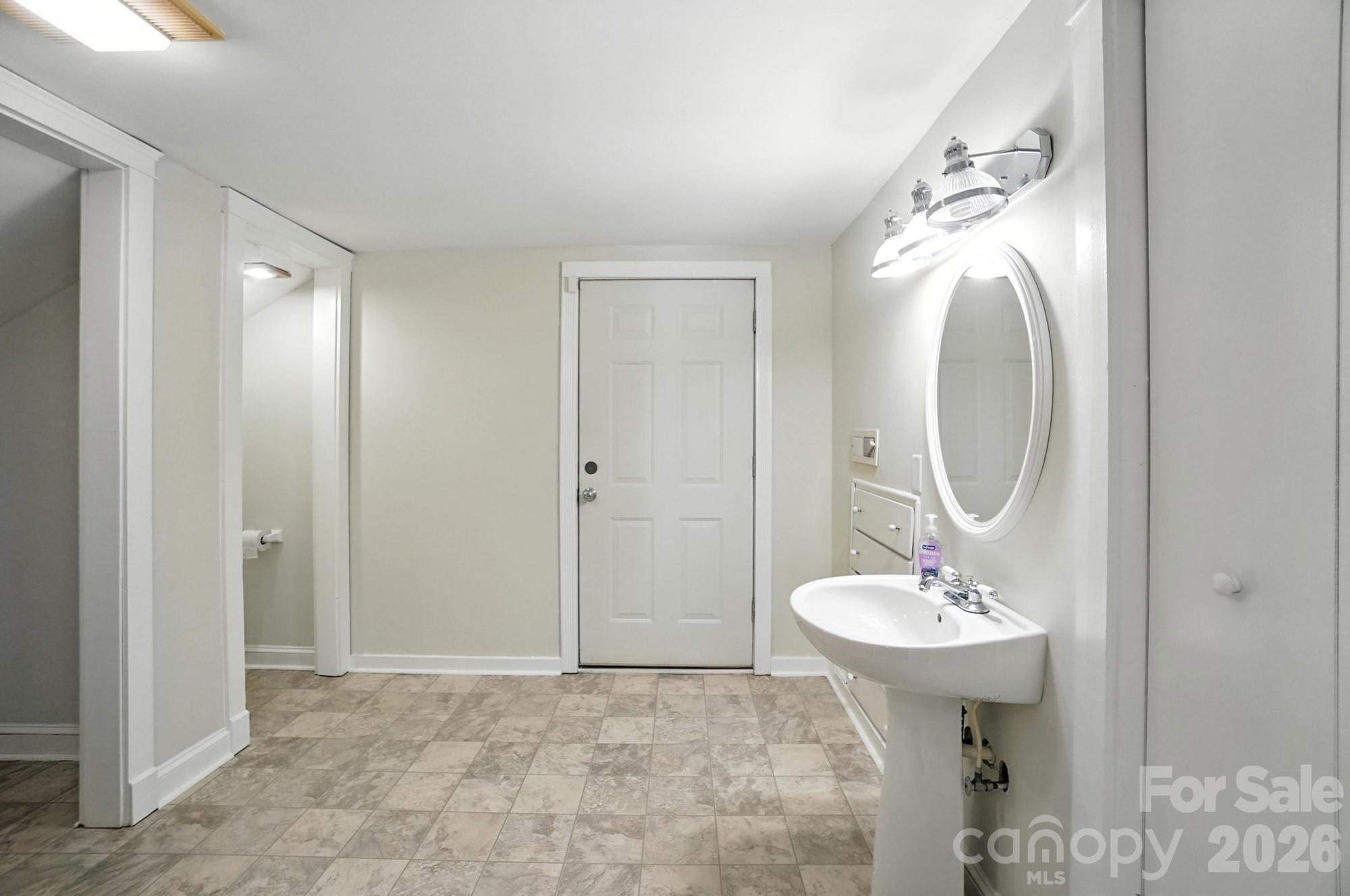 502 N Elm Street — Marshville