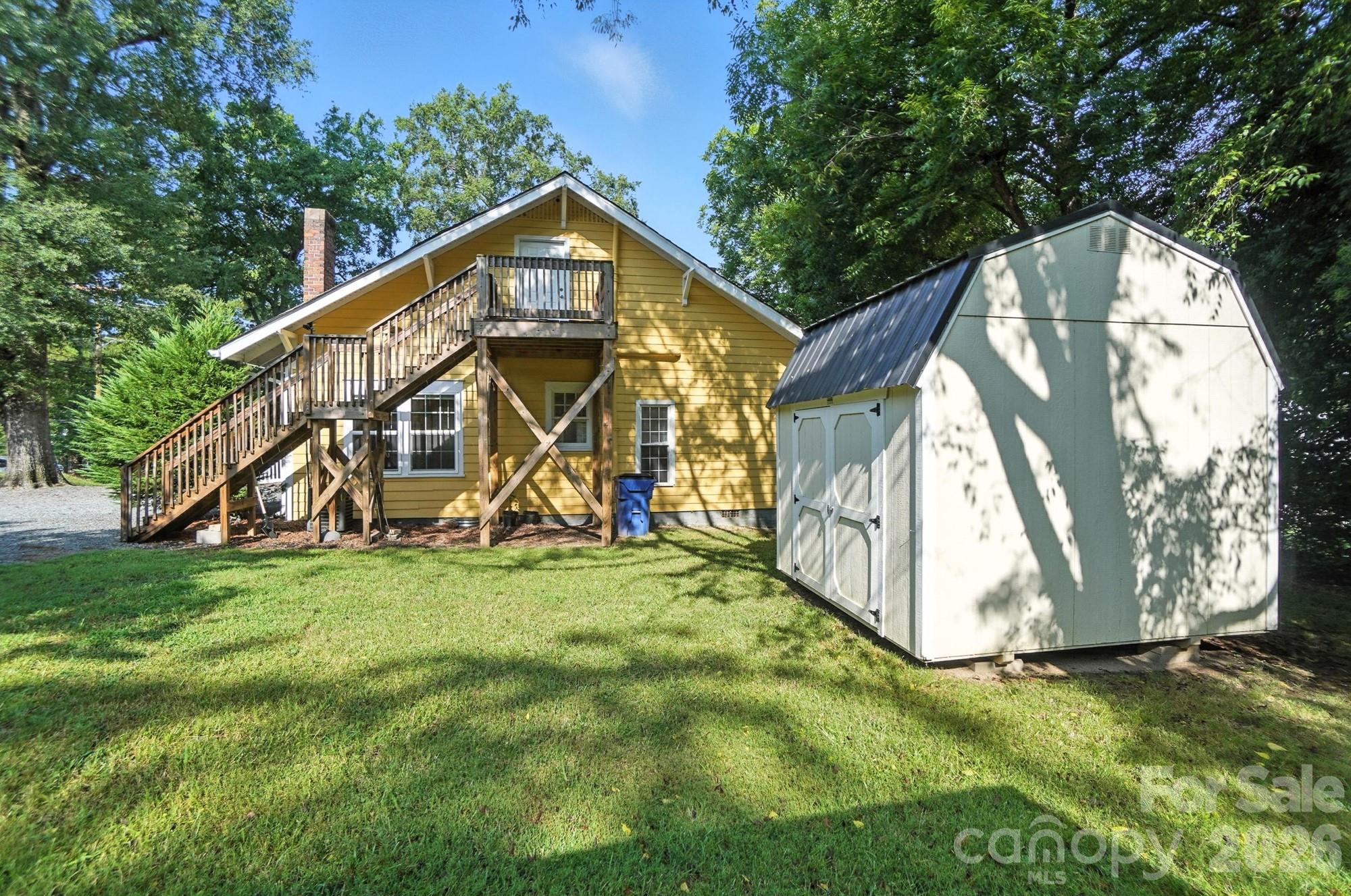 502 N Elm Street — Marshville
