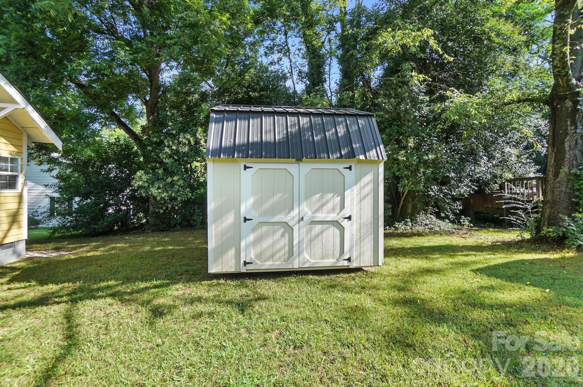 502 N Elm Street — Marshville