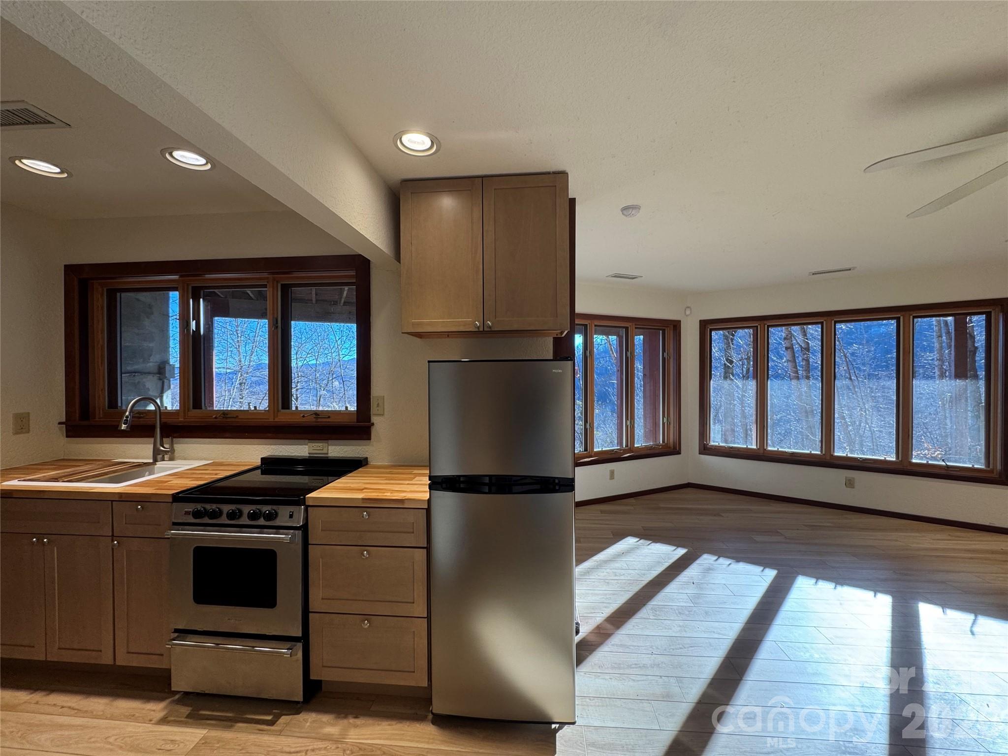 7 Winding Poplar Road — Black Mountain
