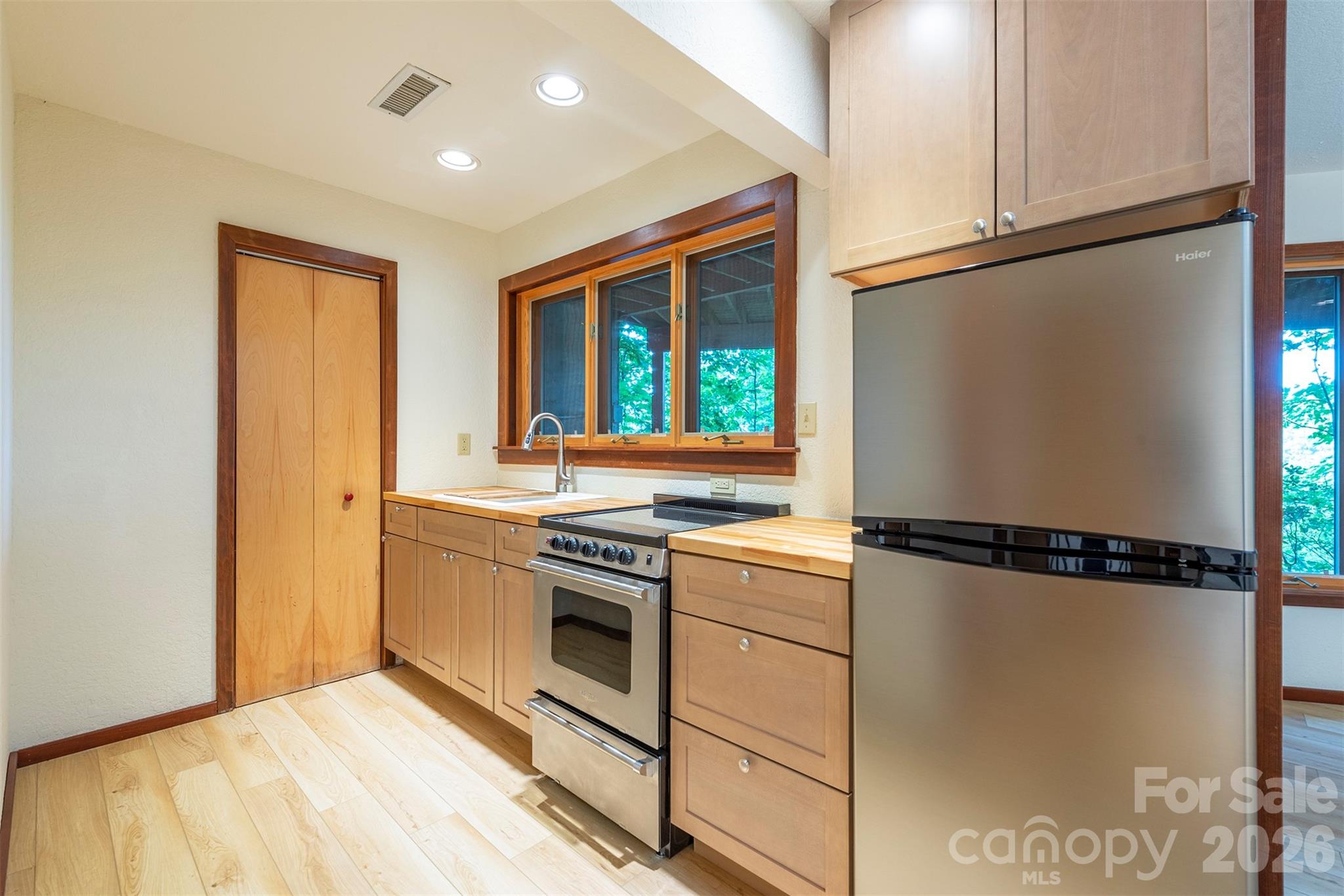 7 Winding Poplar Road — Black Mountain