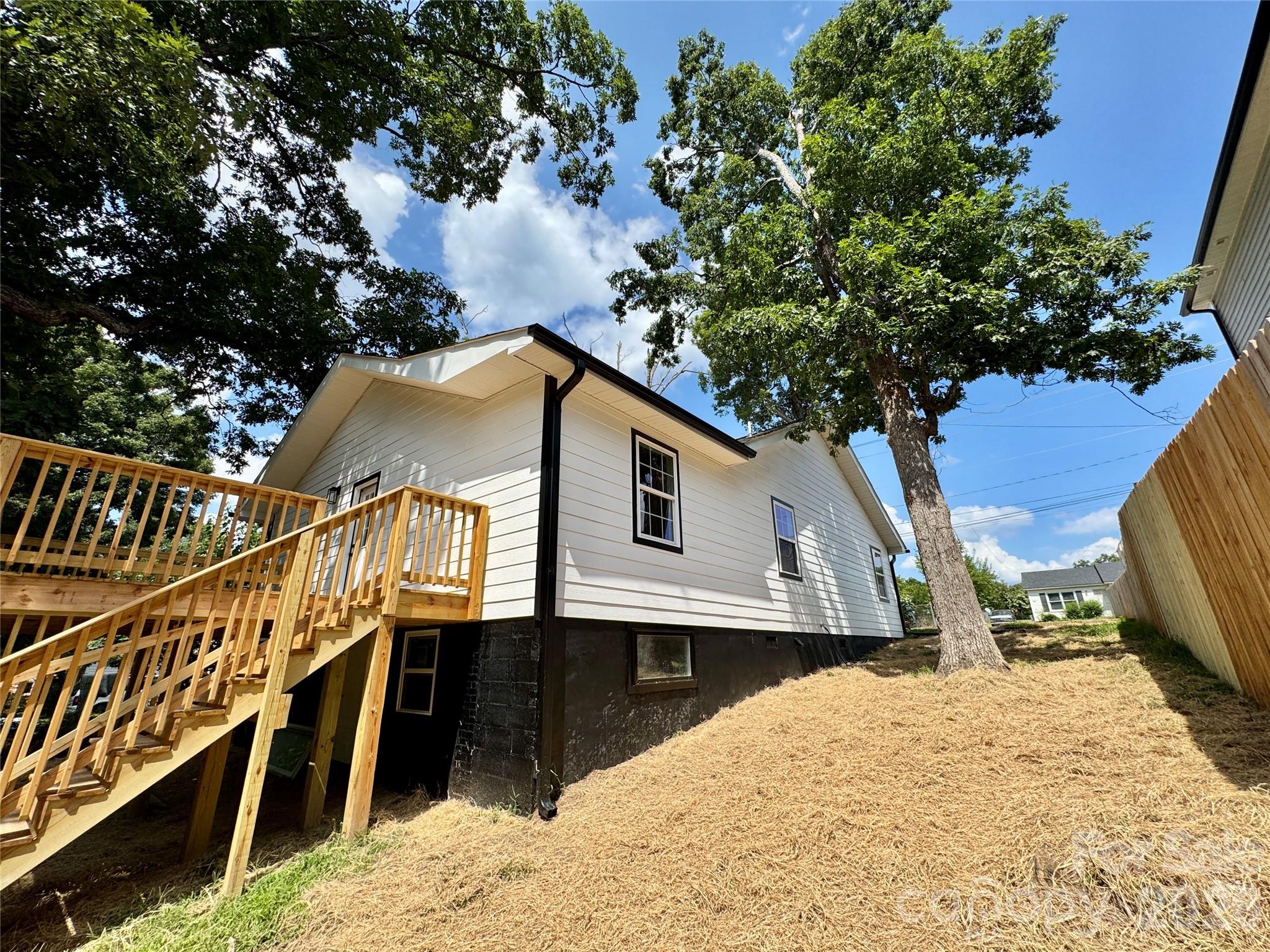 142 S Morrow Avenue — Albemarle
