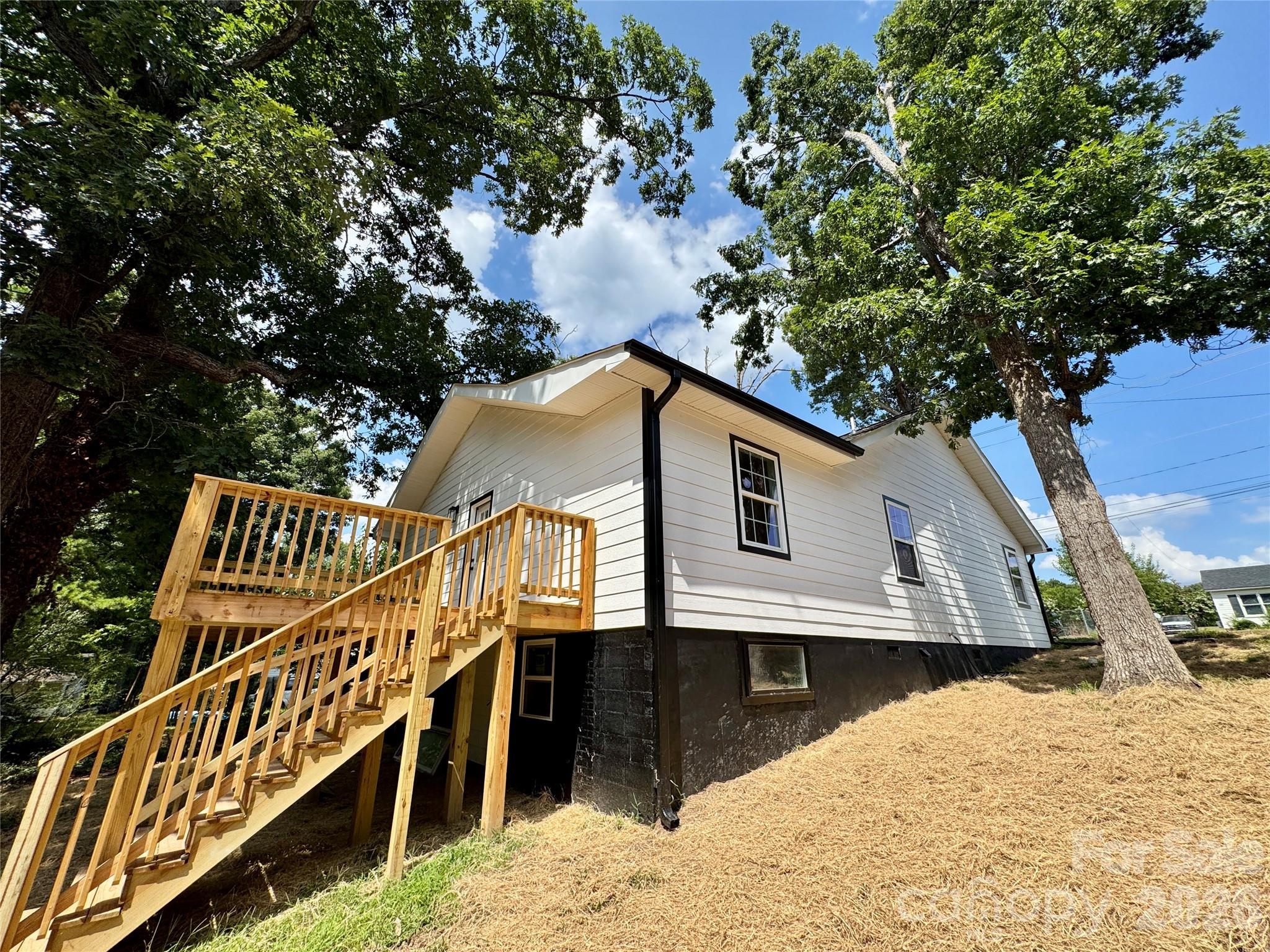 142 S Morrow Avenue — Albemarle
