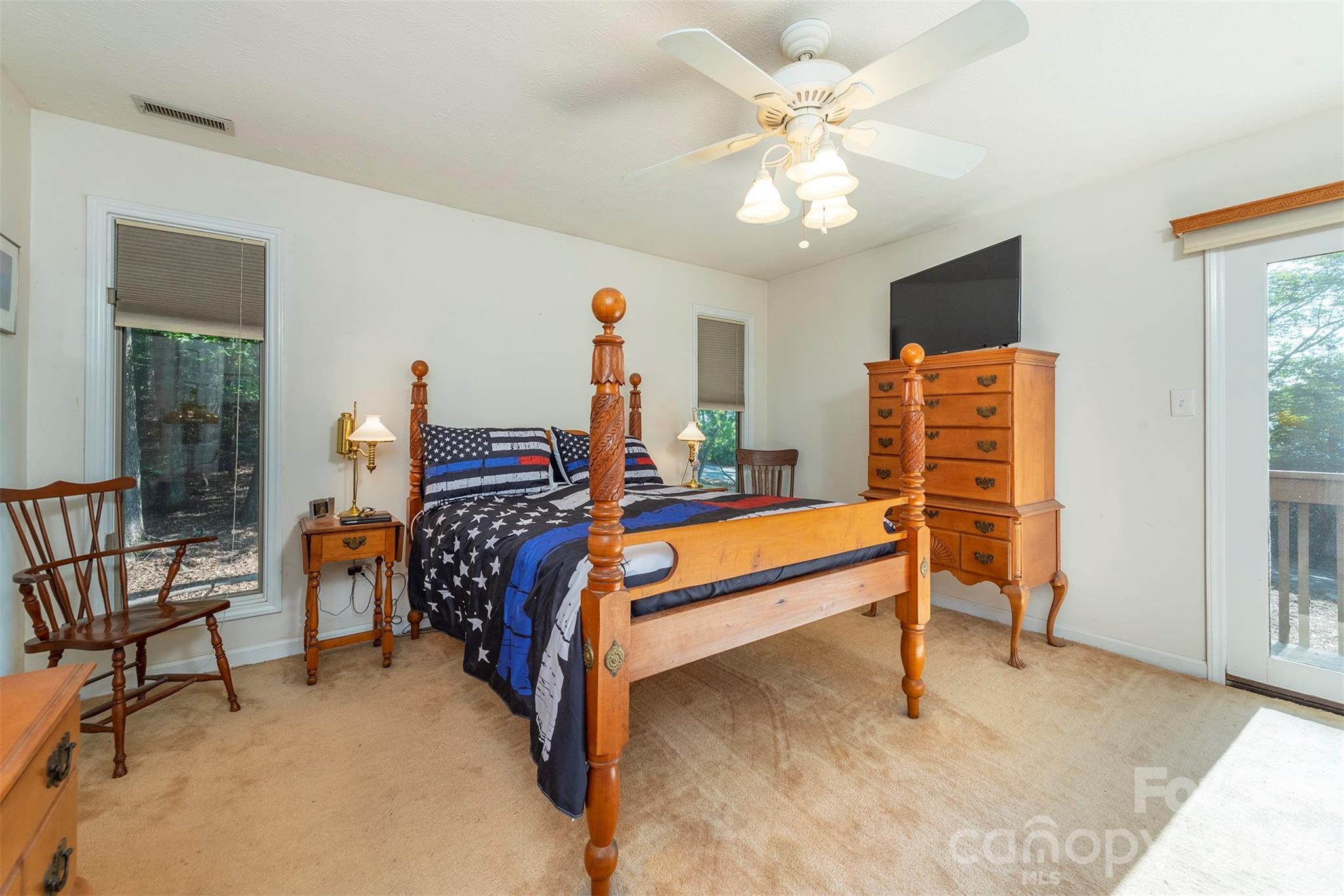 10 Chestnut Ridge Road — Mills River