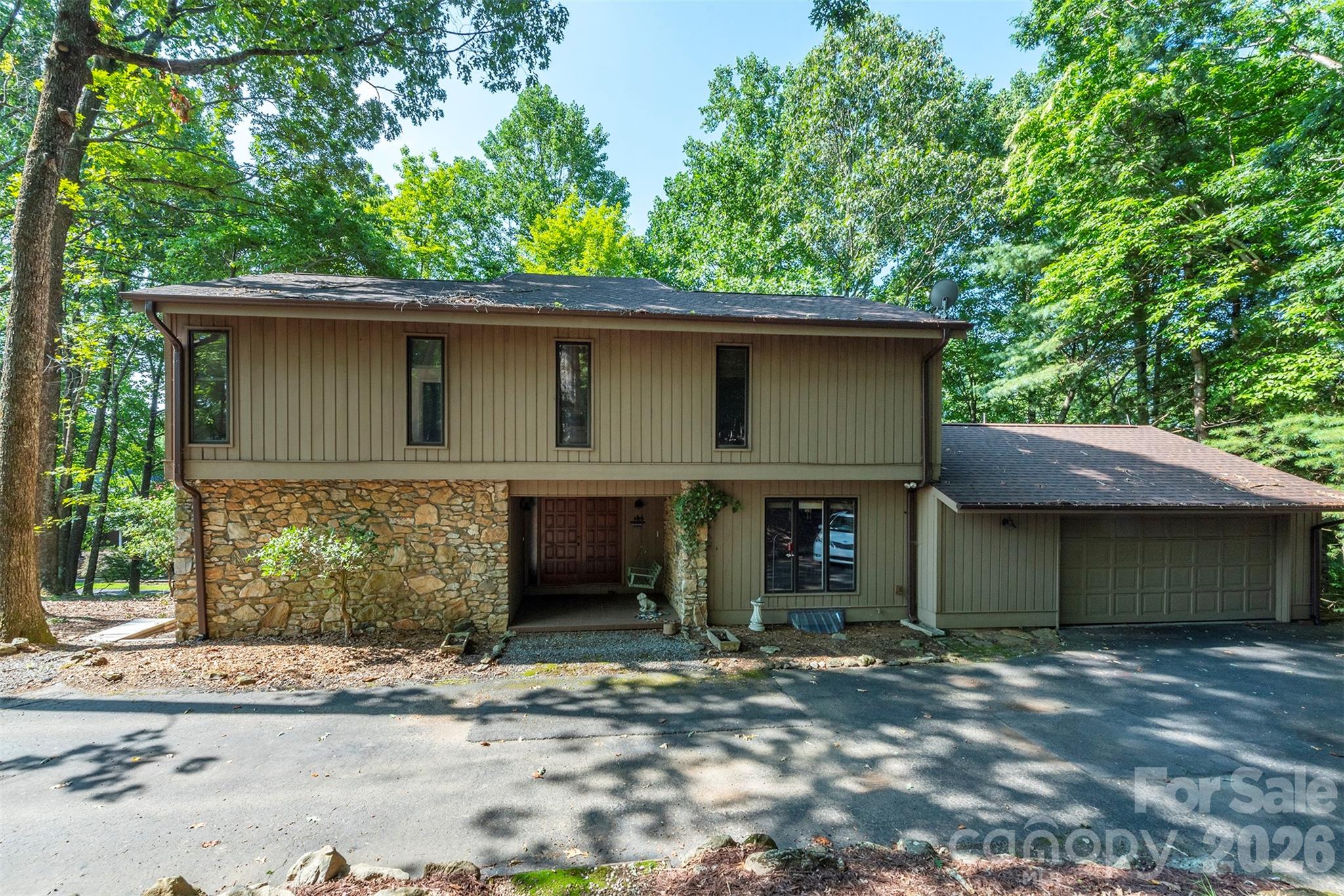 10 Chestnut Ridge Road — Mills River