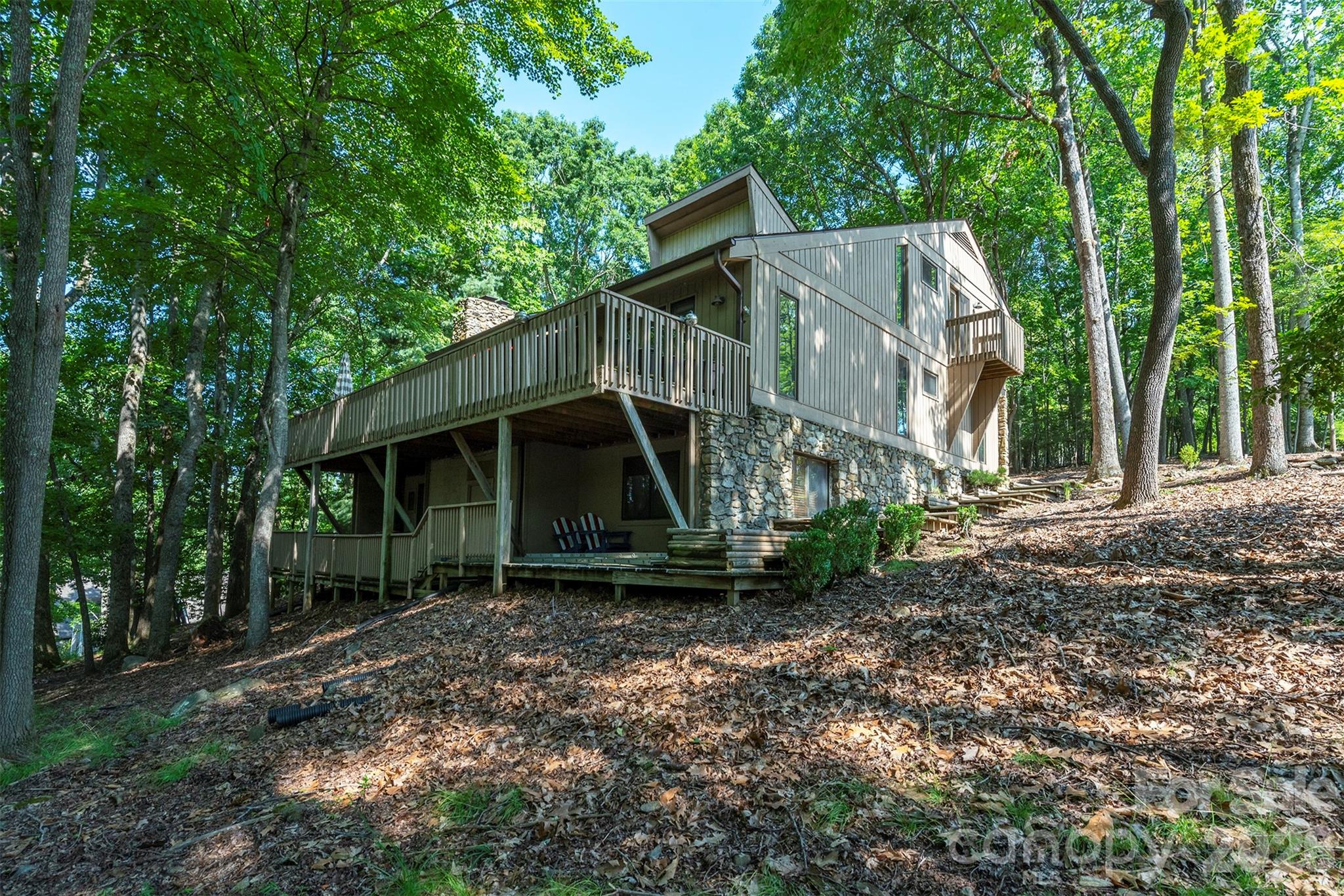 10 Chestnut Ridge Road — Mills River