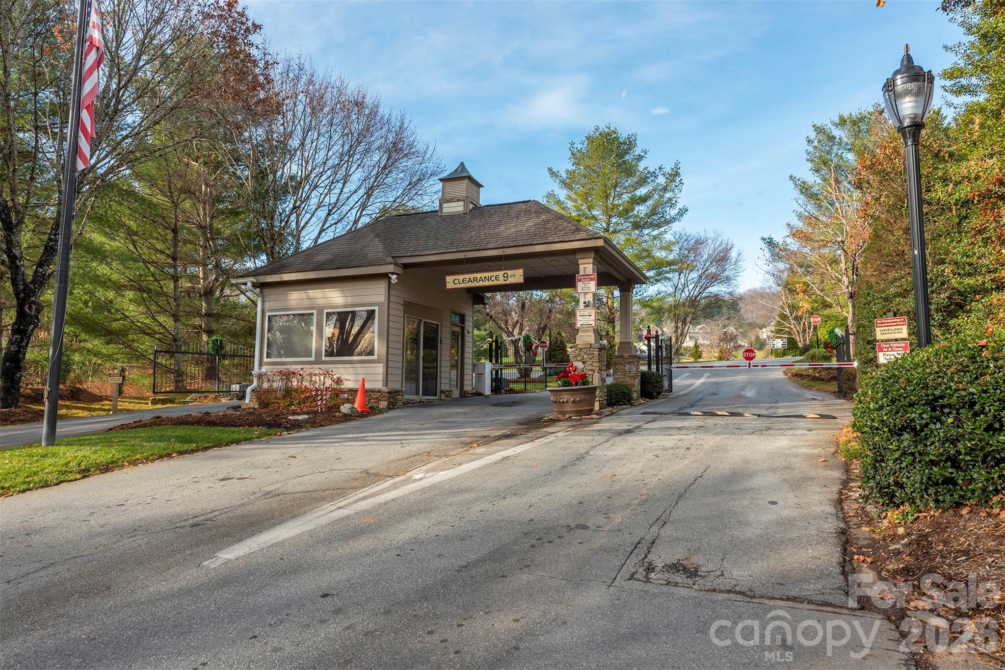 10 Chestnut Ridge Road — Mills River