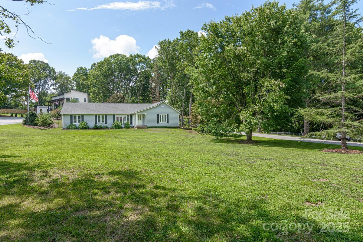 231 Kimberly Ann Drive — Hendersonville