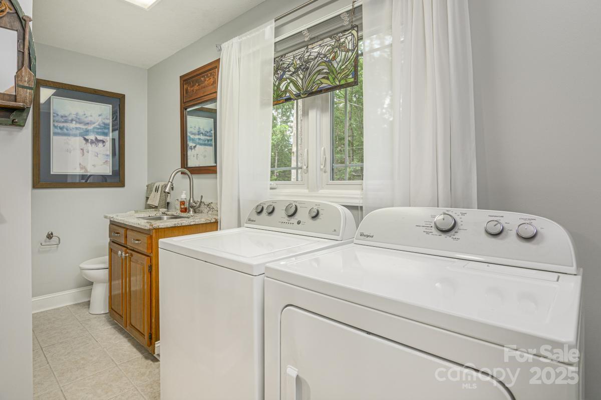 231 Kimberly Ann Drive — Hendersonville