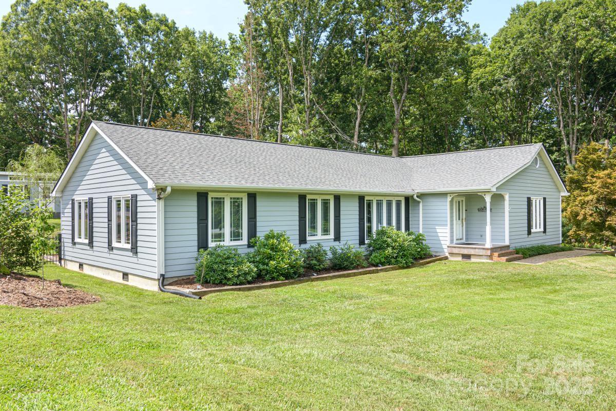 231 Kimberly Ann Drive — Hendersonville