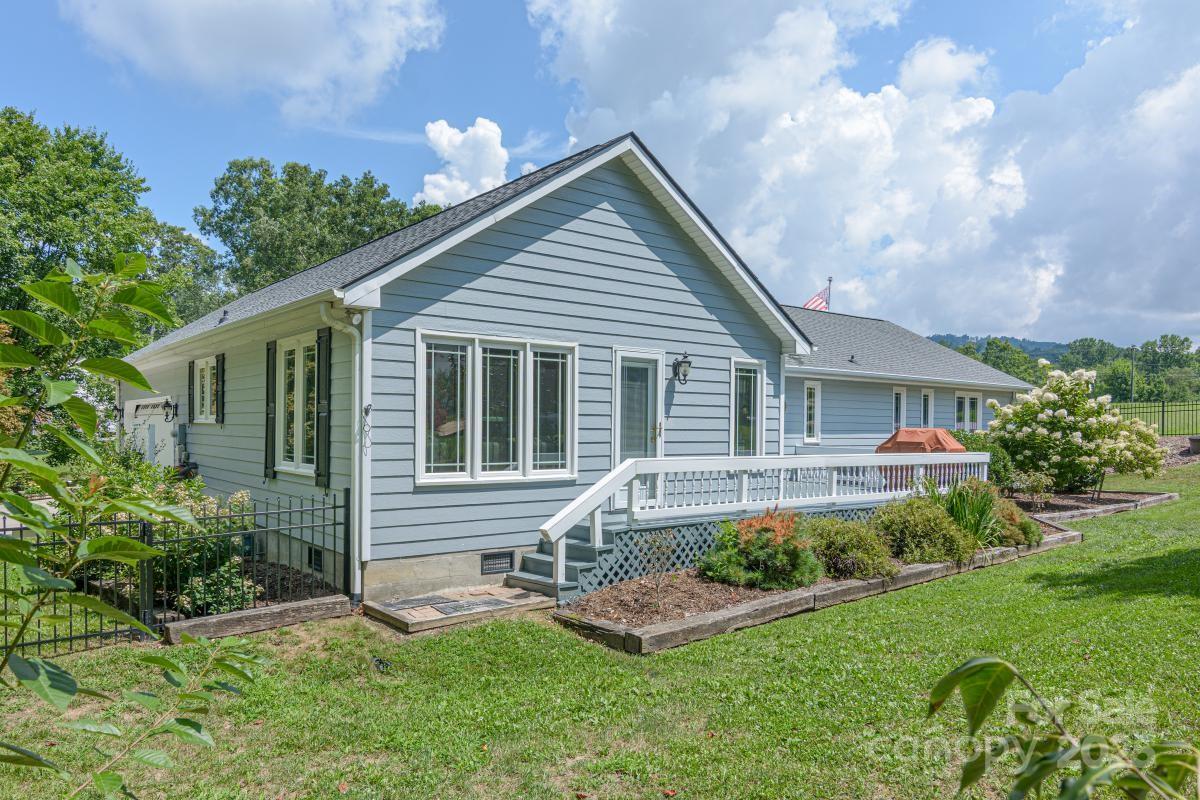 231 Kimberly Ann Drive — Hendersonville