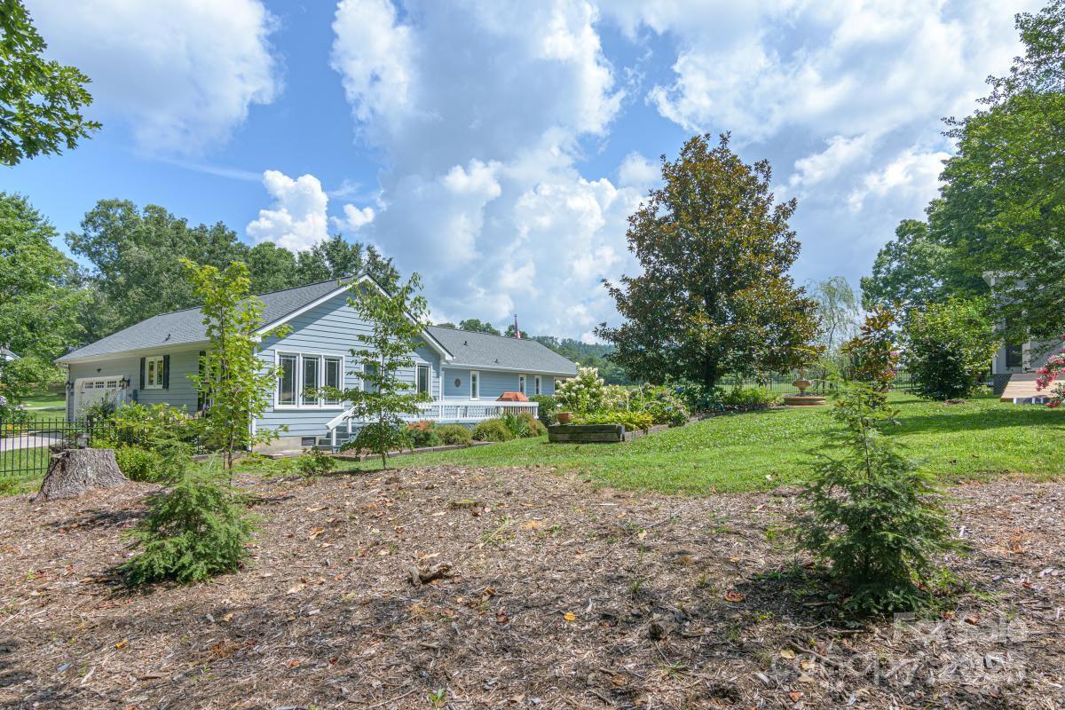 231 Kimberly Ann Drive — Hendersonville