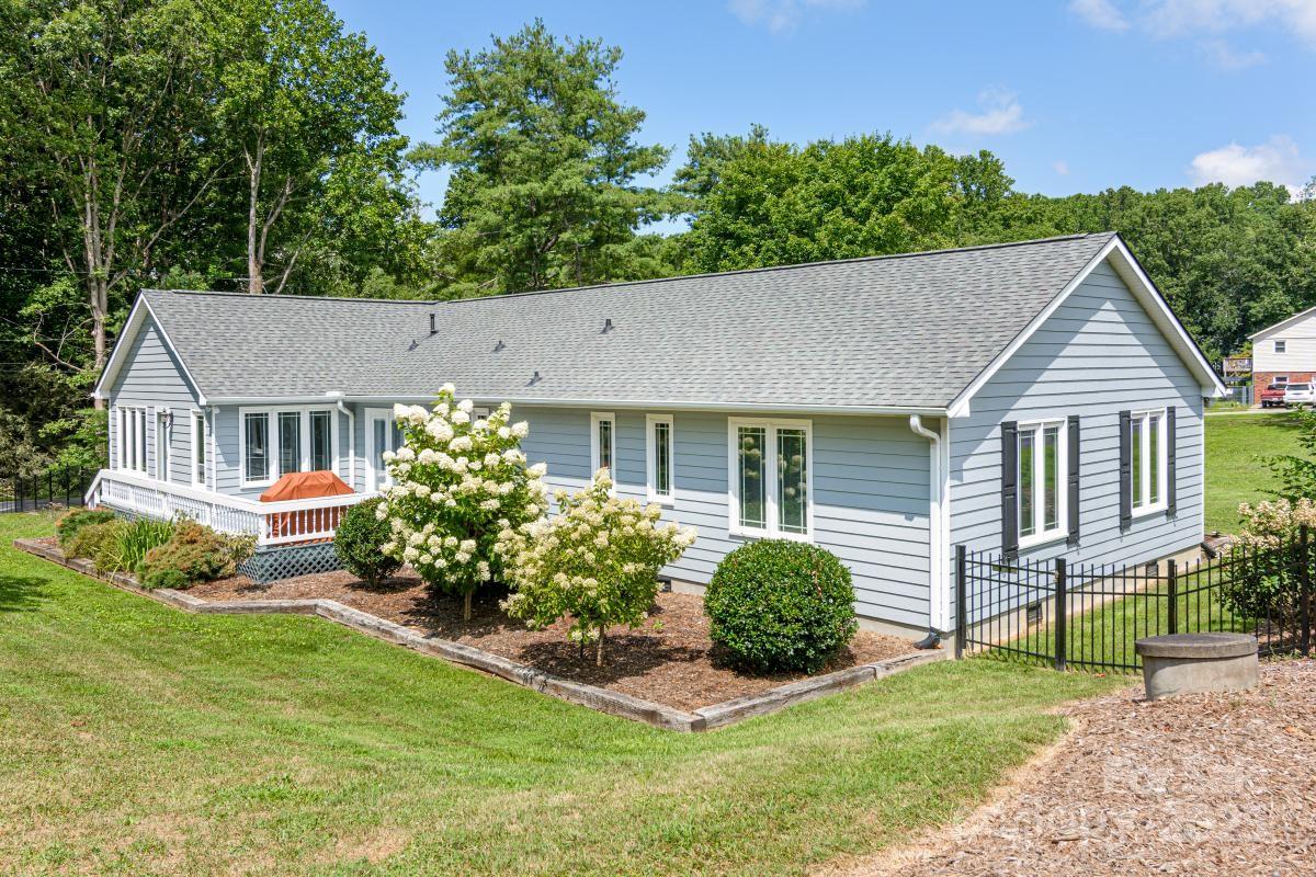 231 Kimberly Ann Drive — Hendersonville