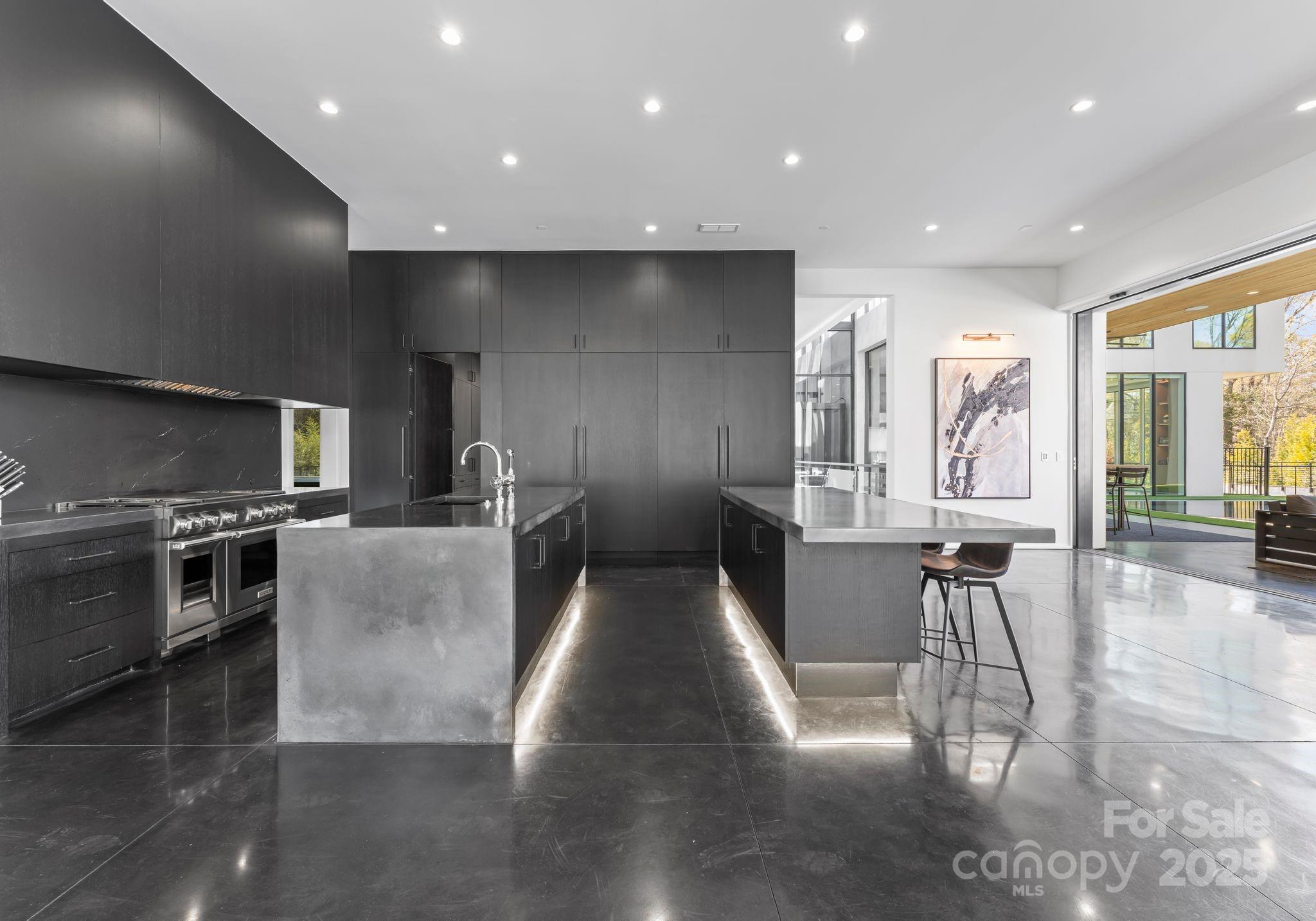 4817 Carmel Park Drive — Charlotte