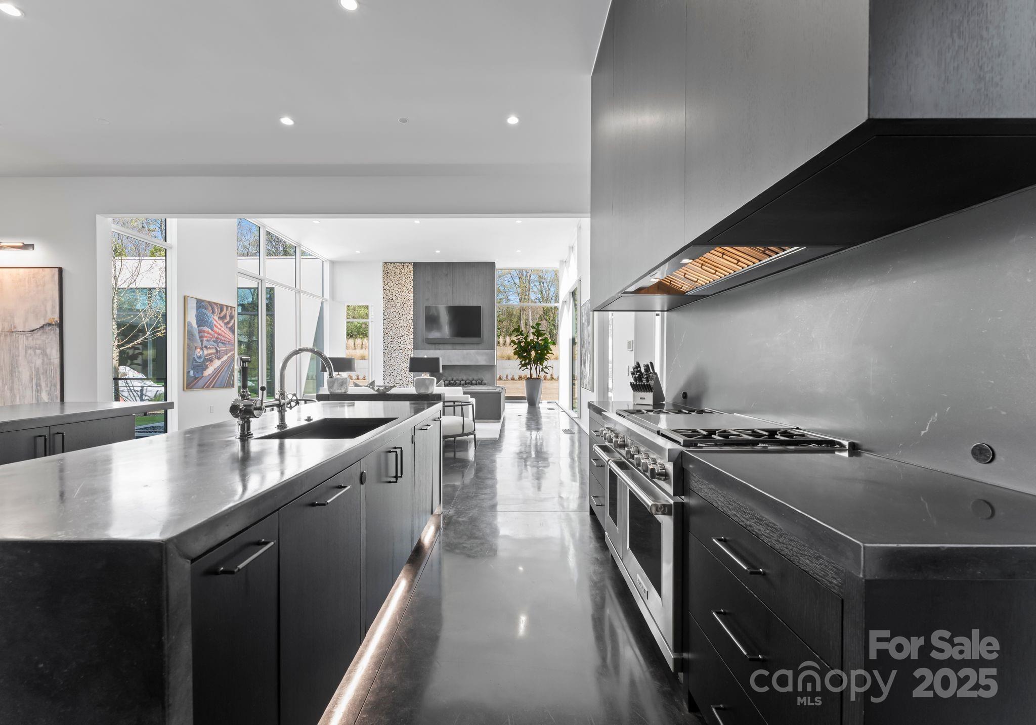 4817 Carmel Park Drive — Charlotte
