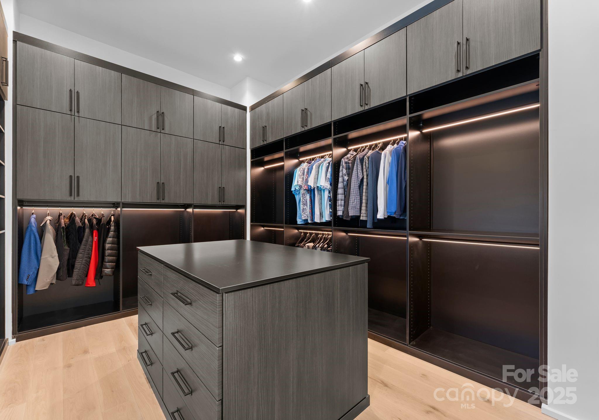 4817 Carmel Park Drive — Charlotte
