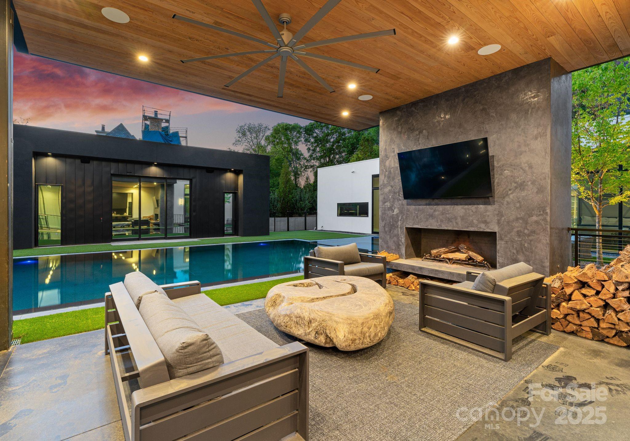4817 Carmel Park Drive — Charlotte