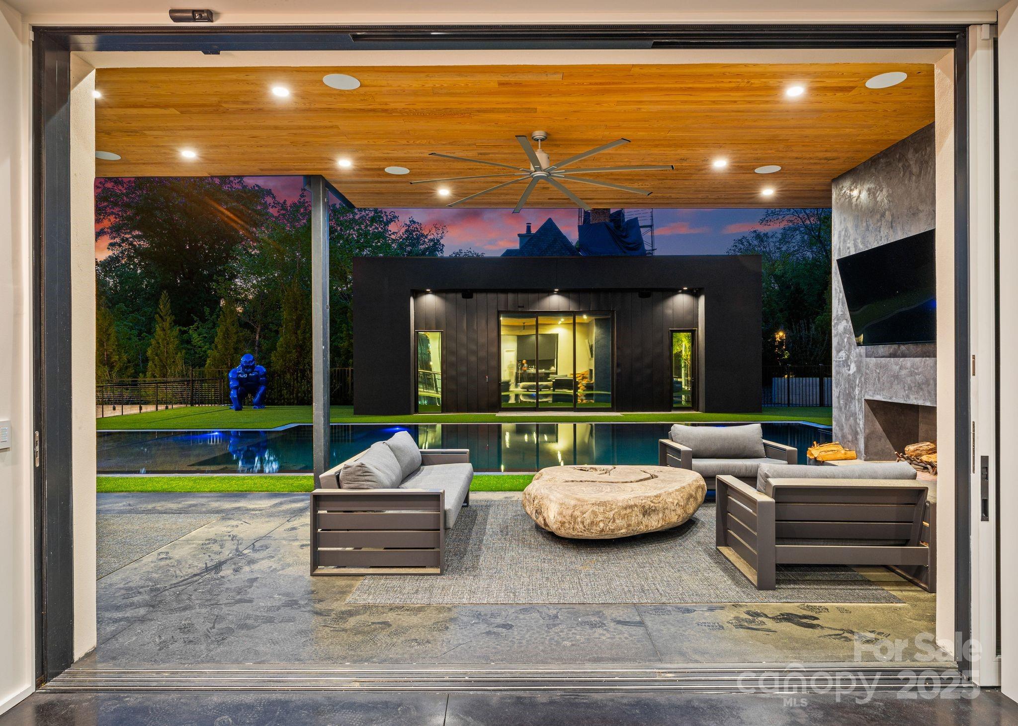4817 Carmel Park Drive — Charlotte