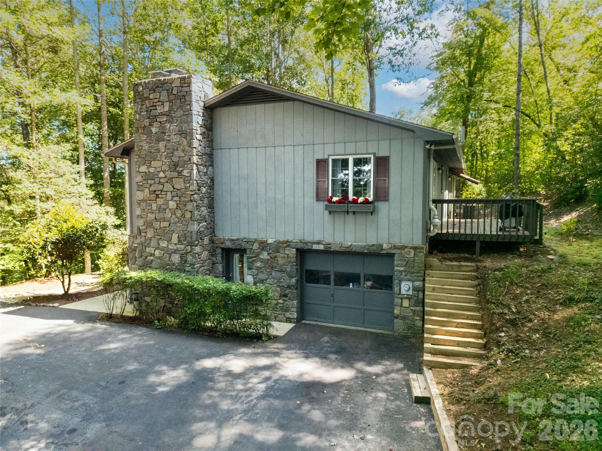 239 Three Mile Knob Road — Pisgah Forest