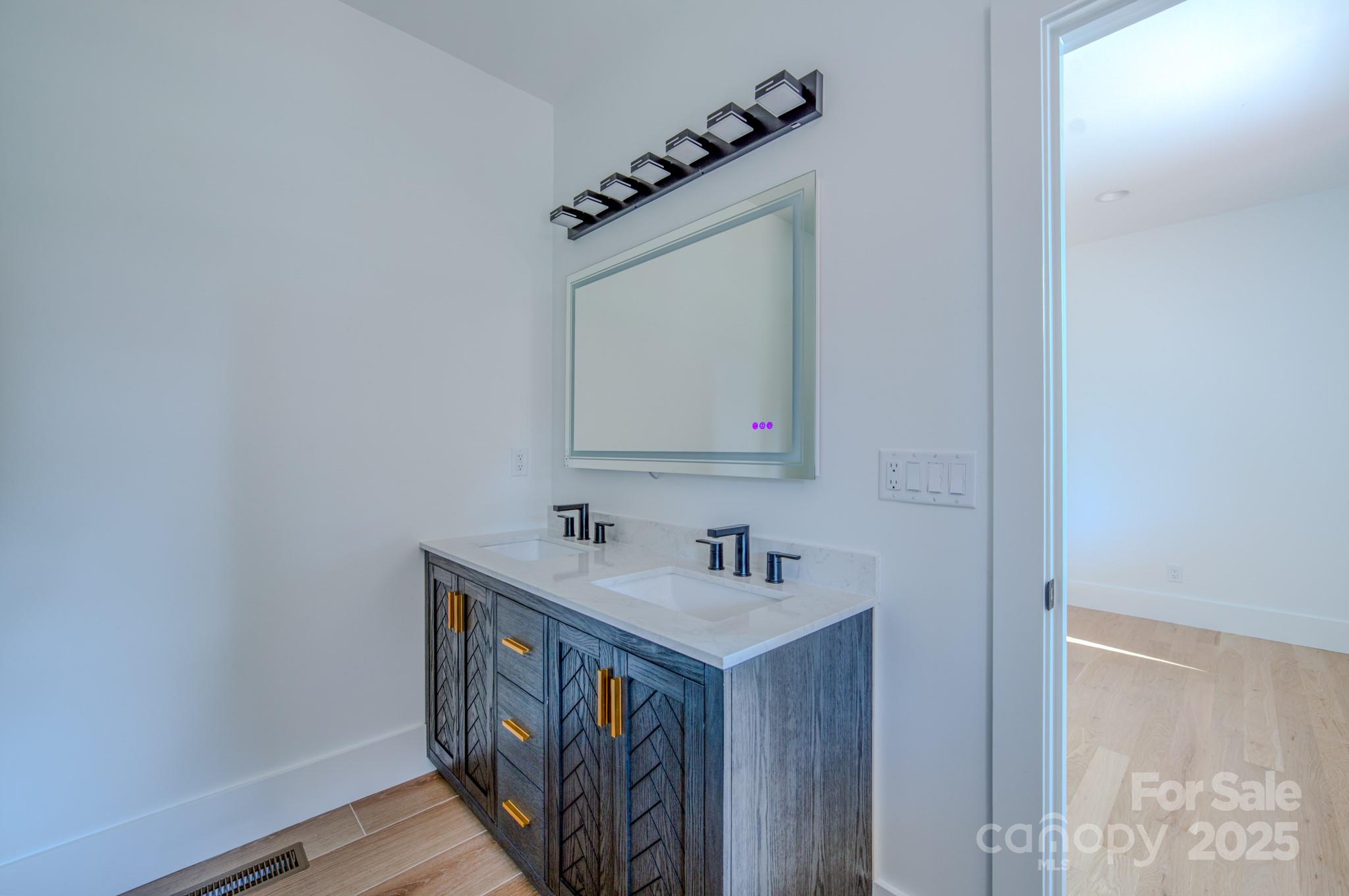 133 S Grove Street — Asheville
