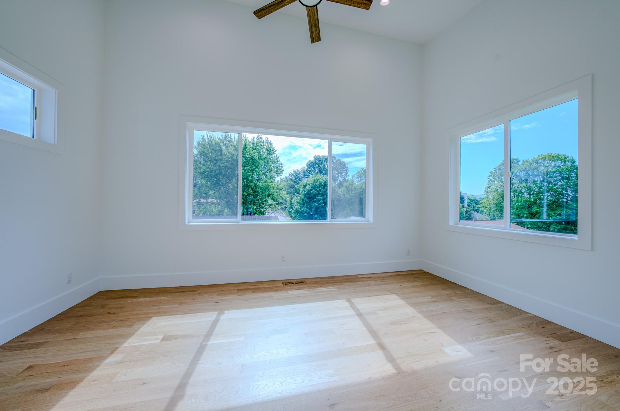 133 S Grove Street — Asheville