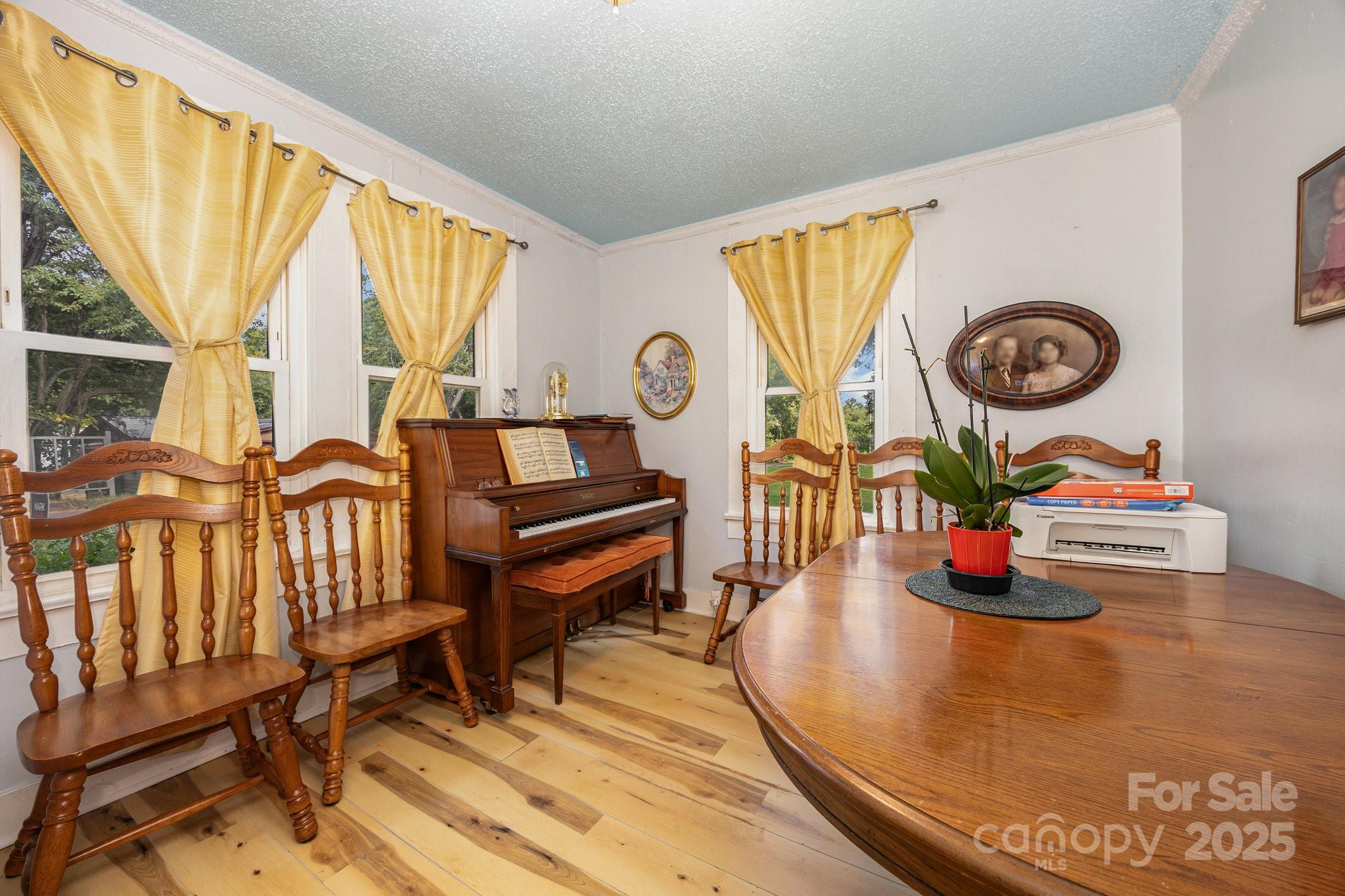 1110 Wall Street — Statesville