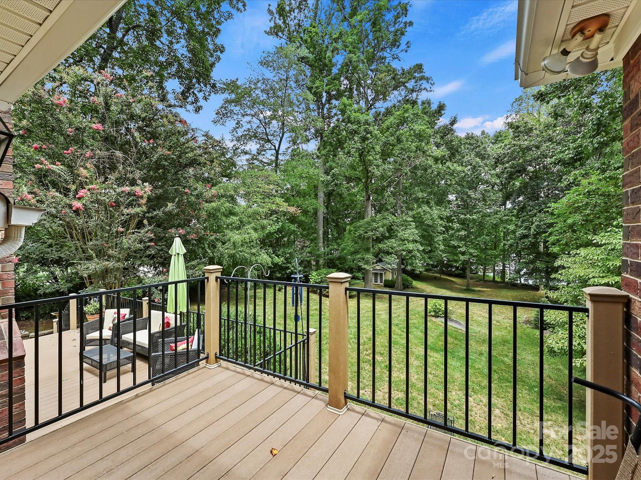 11902 Mountain Crest Circle — Charlotte
