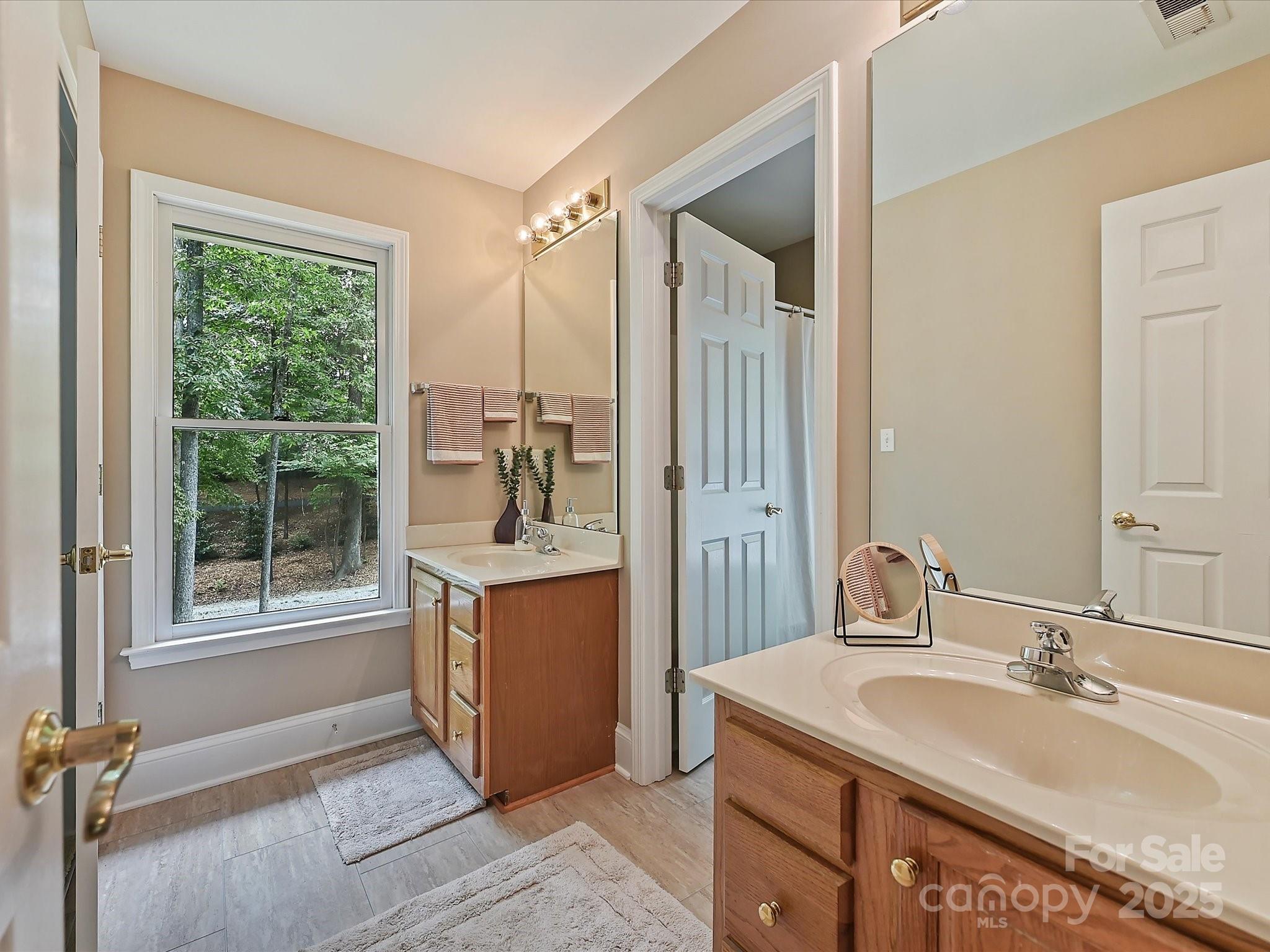 11902 Mountain Crest Circle — Charlotte