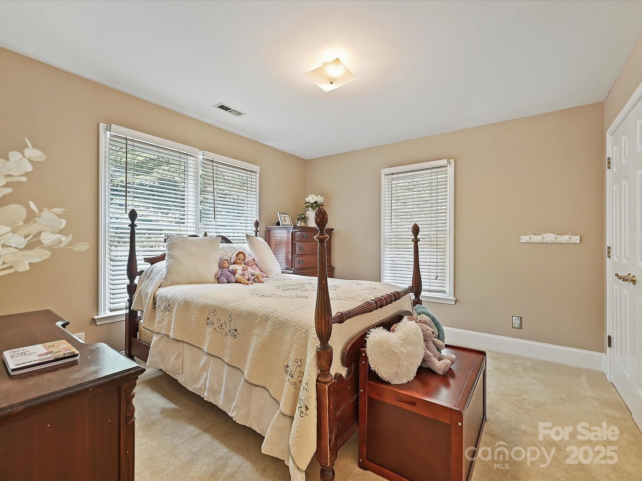11902 Mountain Crest Circle — Charlotte