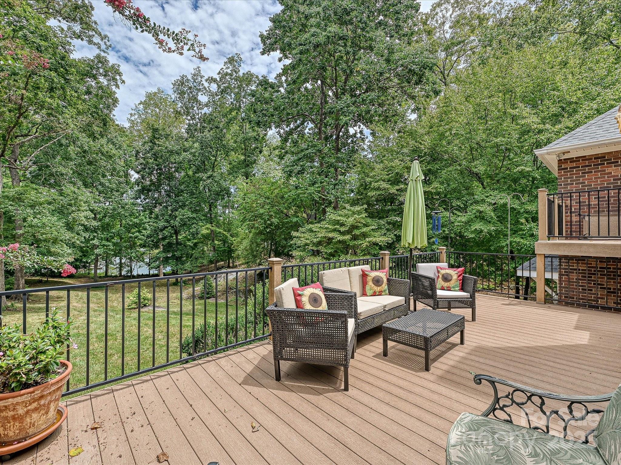 11902 Mountain Crest Circle — Charlotte