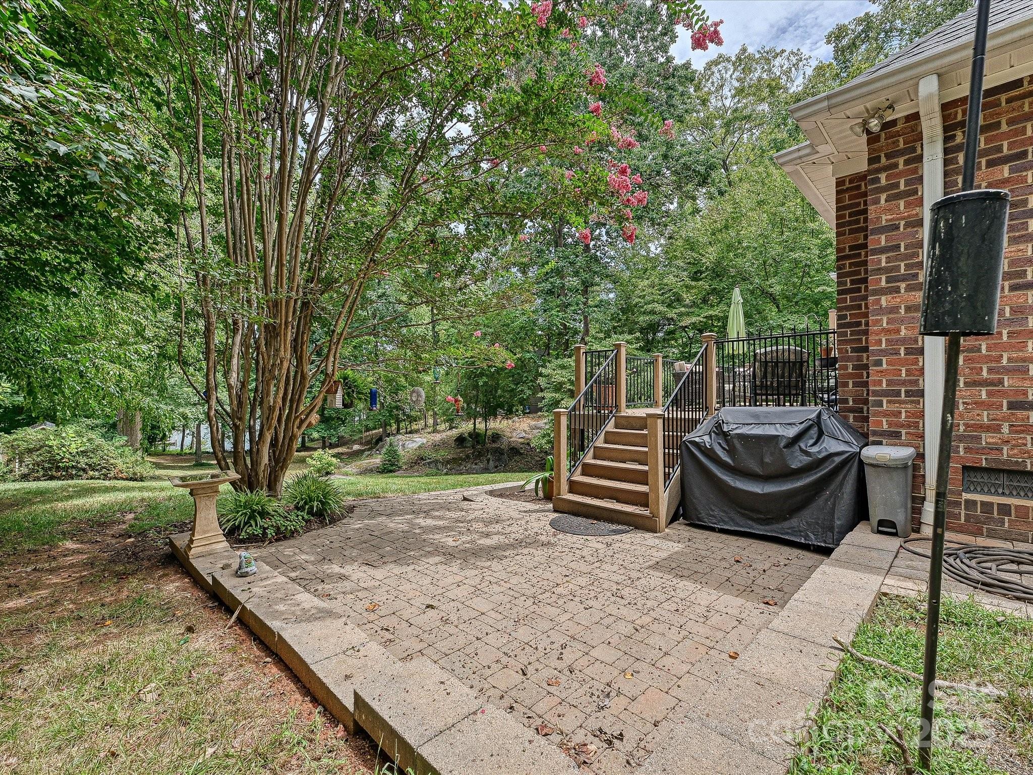 11902 Mountain Crest Circle — Charlotte