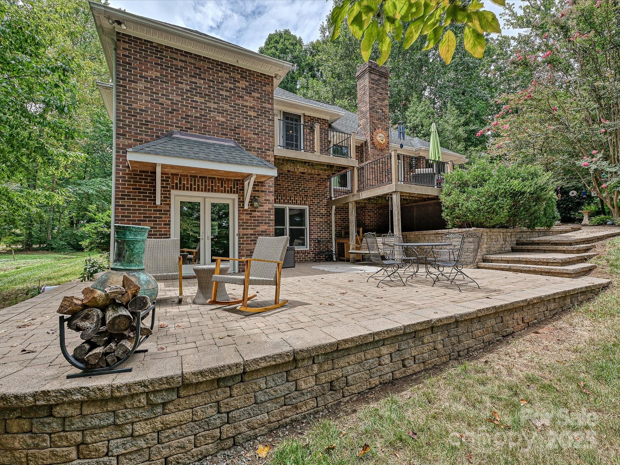 11902 Mountain Crest Circle — Charlotte