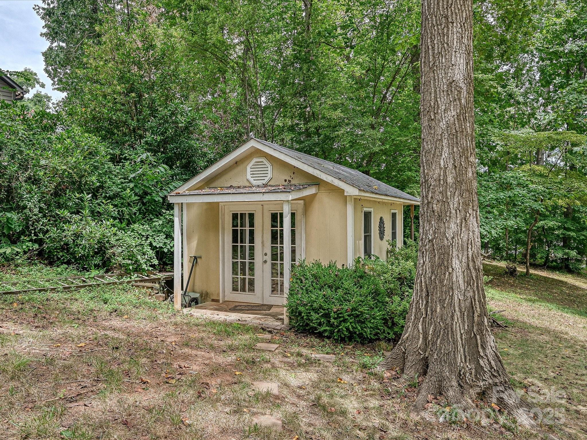 11902 Mountain Crest Circle — Charlotte