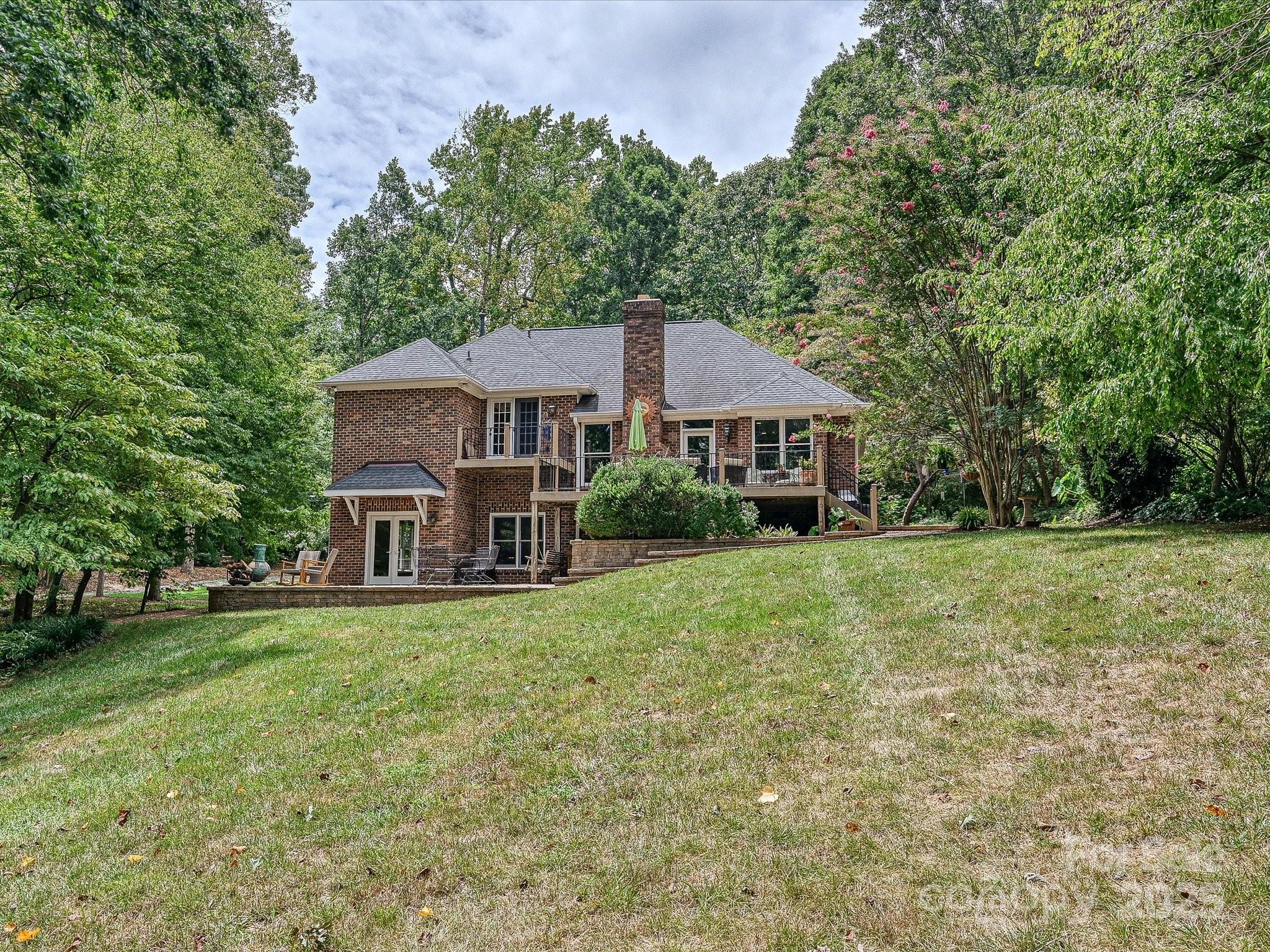 11902 Mountain Crest Circle — Charlotte