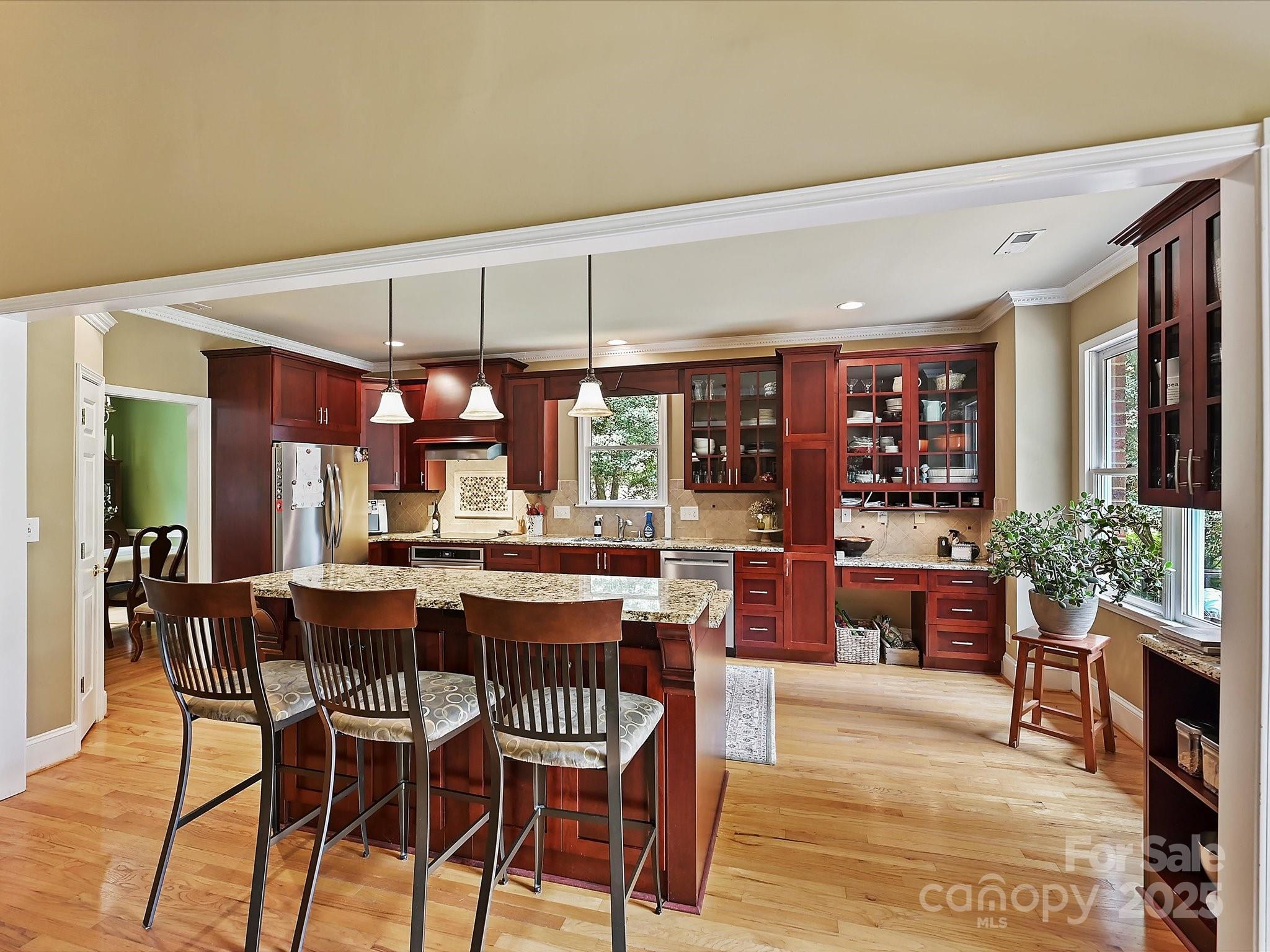 11902 Mountain Crest Circle — Charlotte