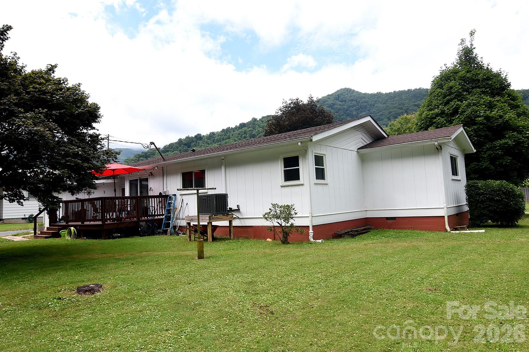 86 Skyview Drive — Waynesville