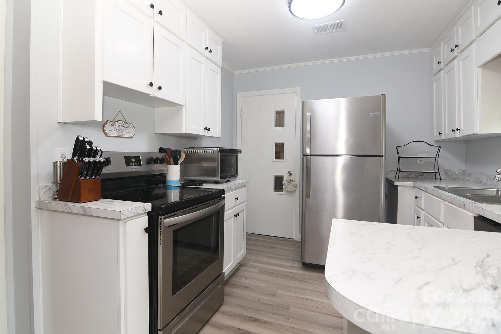 86 Skyview Drive — Waynesville