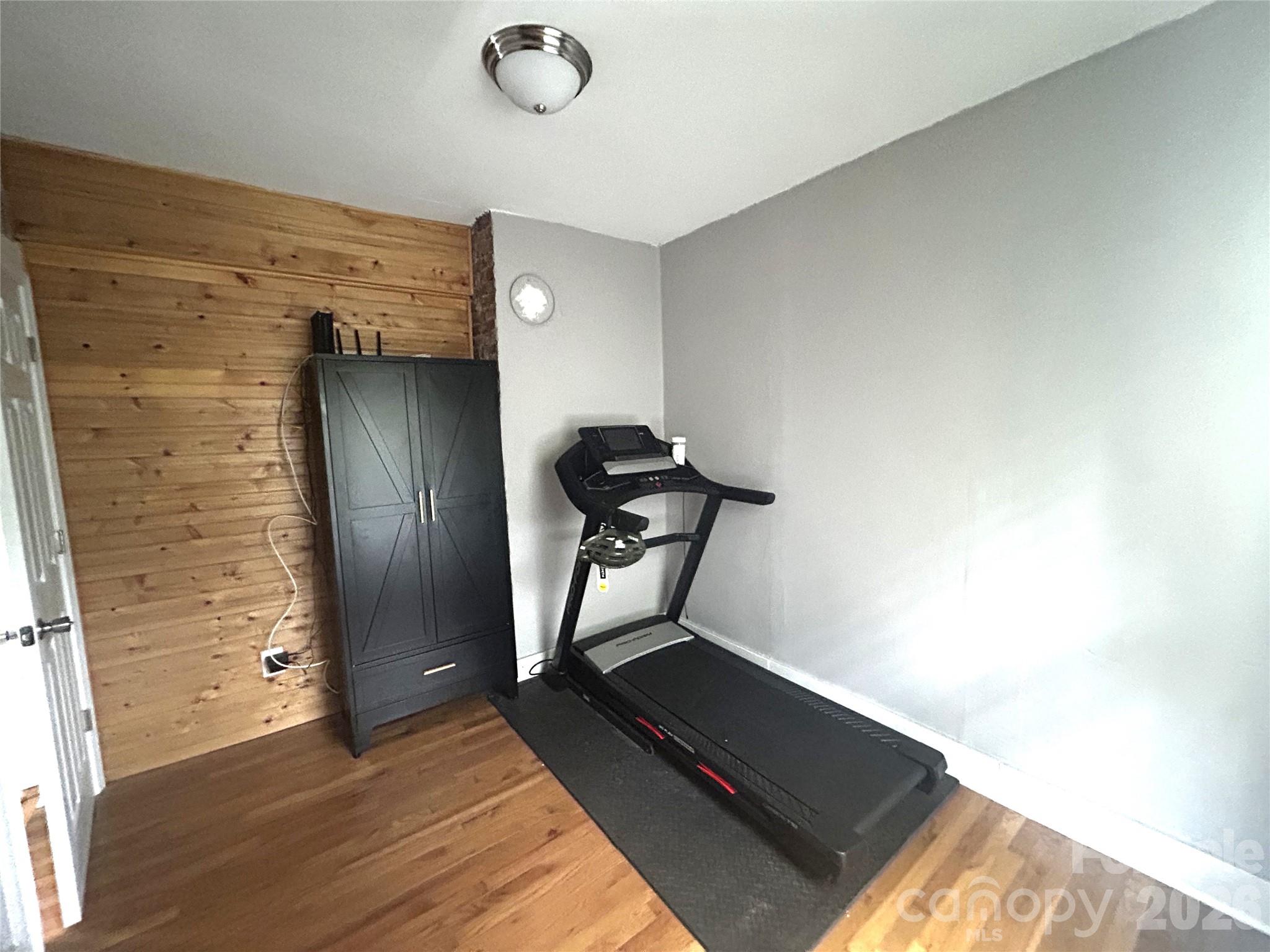 29 Ponder Street — Mars Hill