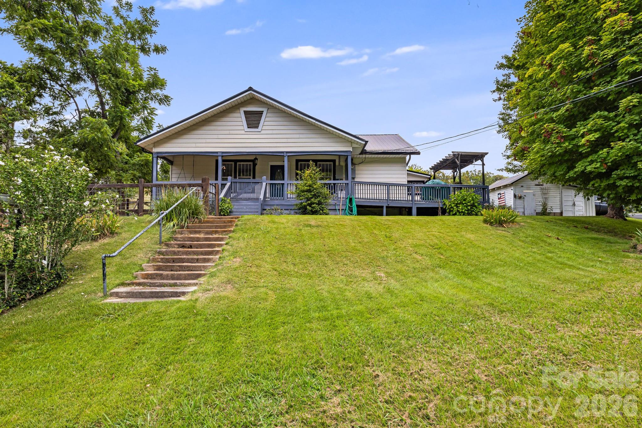 29 Ponder Street — Mars Hill