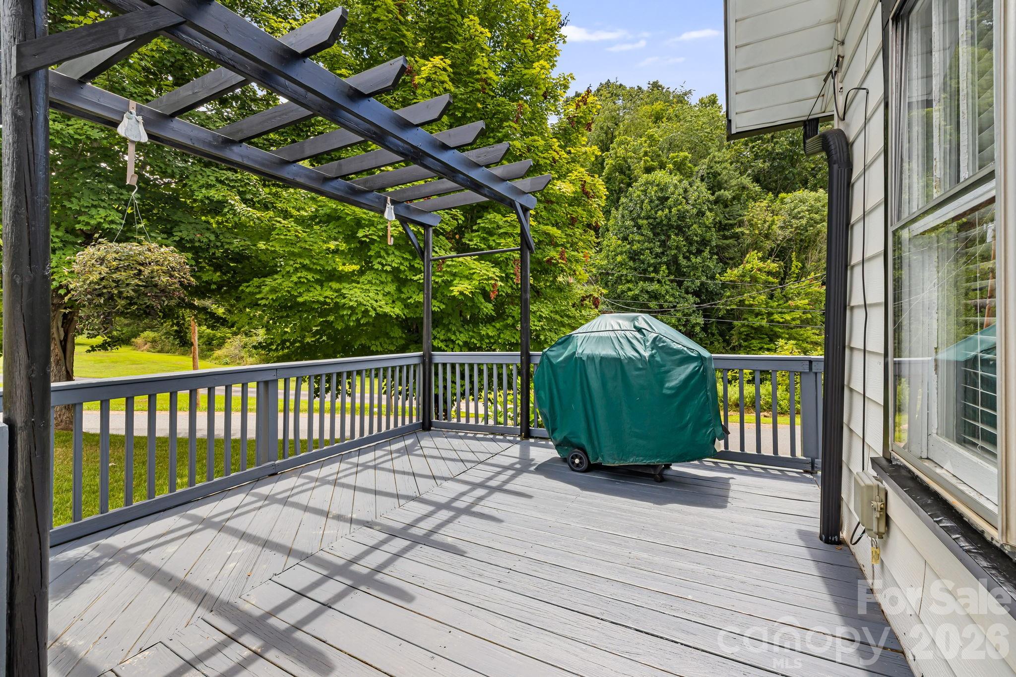 29 Ponder Street — Mars Hill
