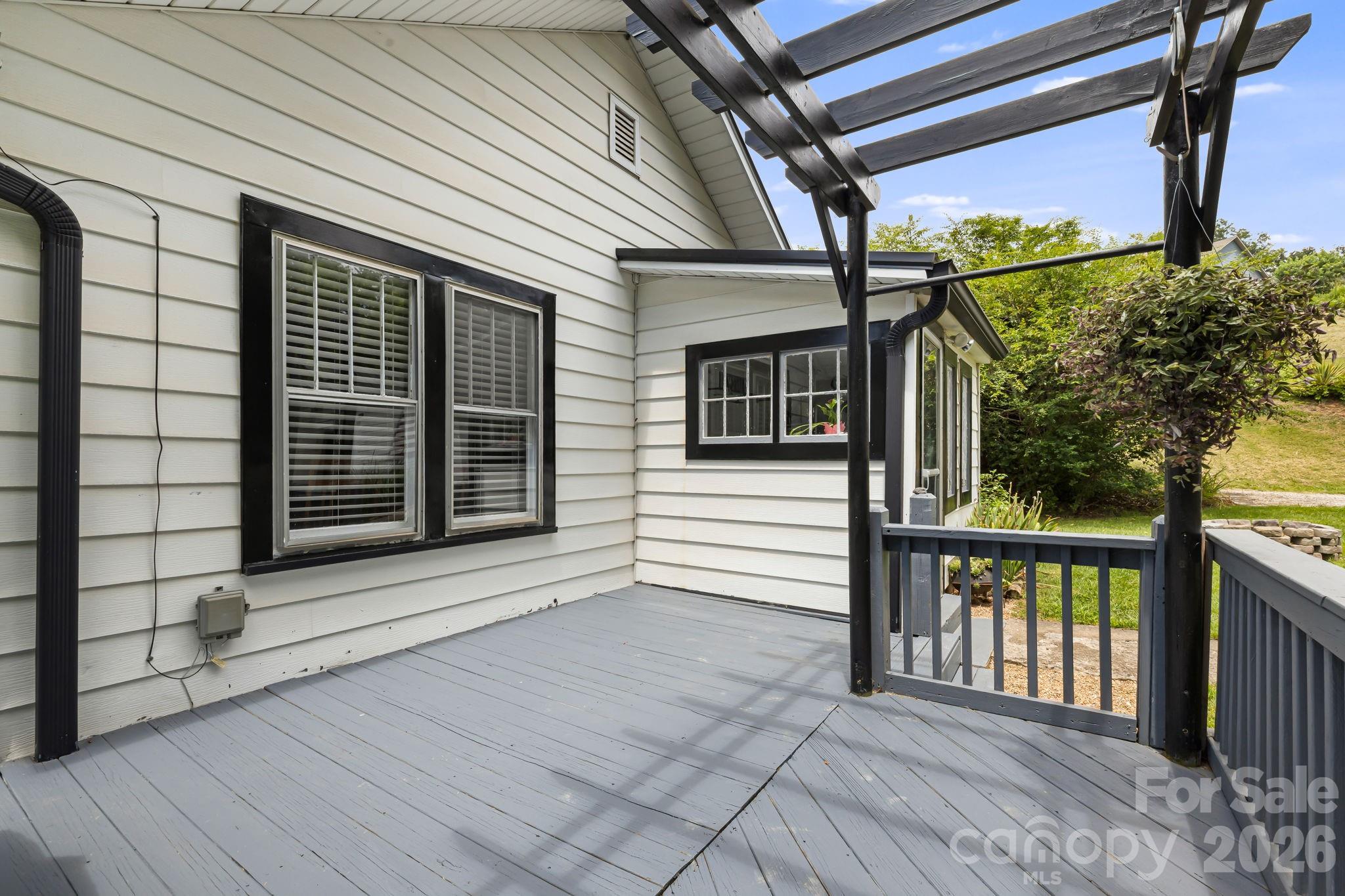 29 Ponder Street — Mars Hill