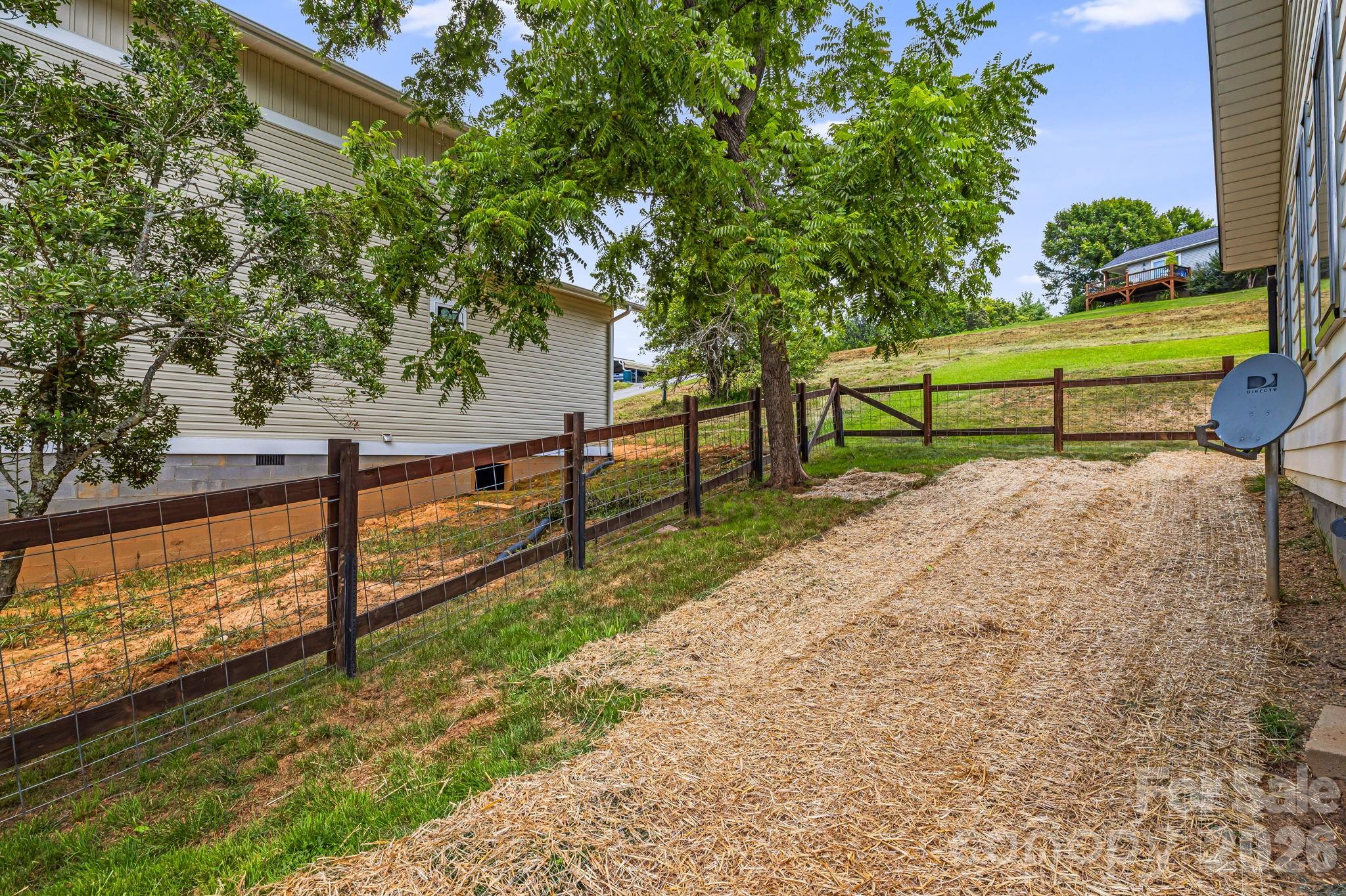 29 Ponder Street — Mars Hill