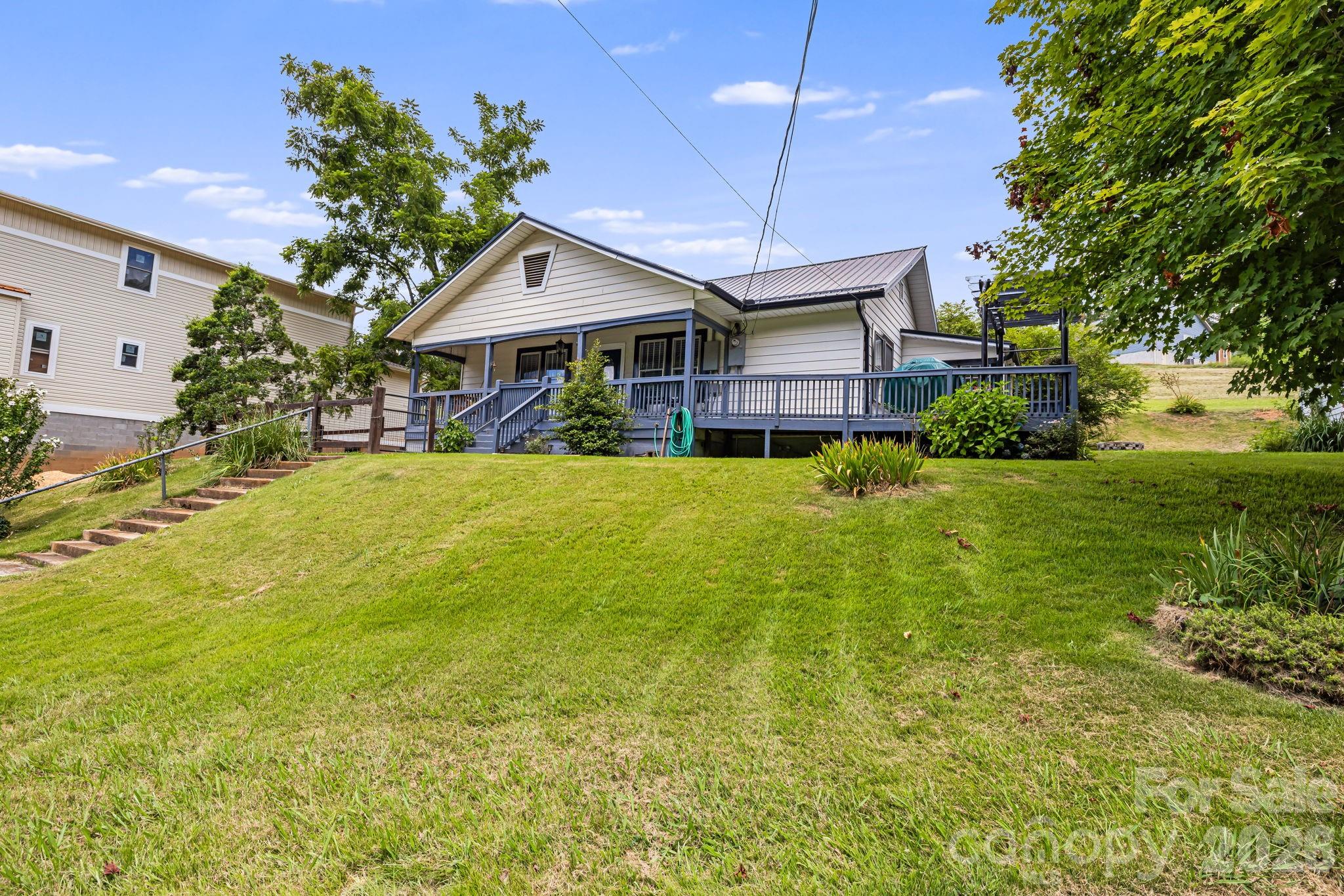 29 Ponder Street — Mars Hill