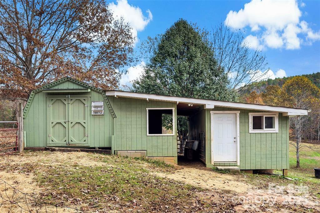 163 Gypsy Mountain Road — Marion